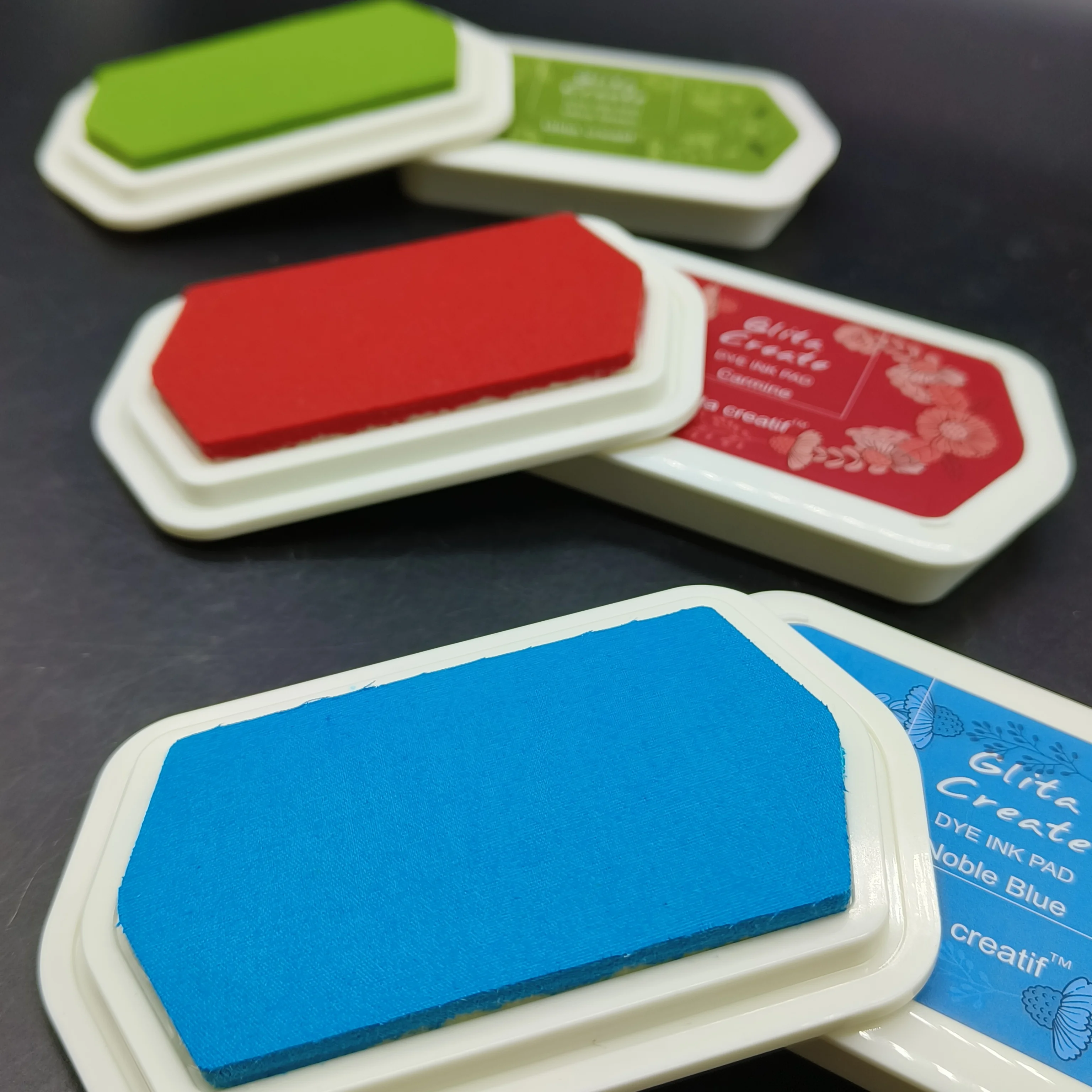 High quality oil-based dye ink pad Colorful Dye Inkpad Plastic Cards and paper craft Ink Pad For Decoration Scrapbooking