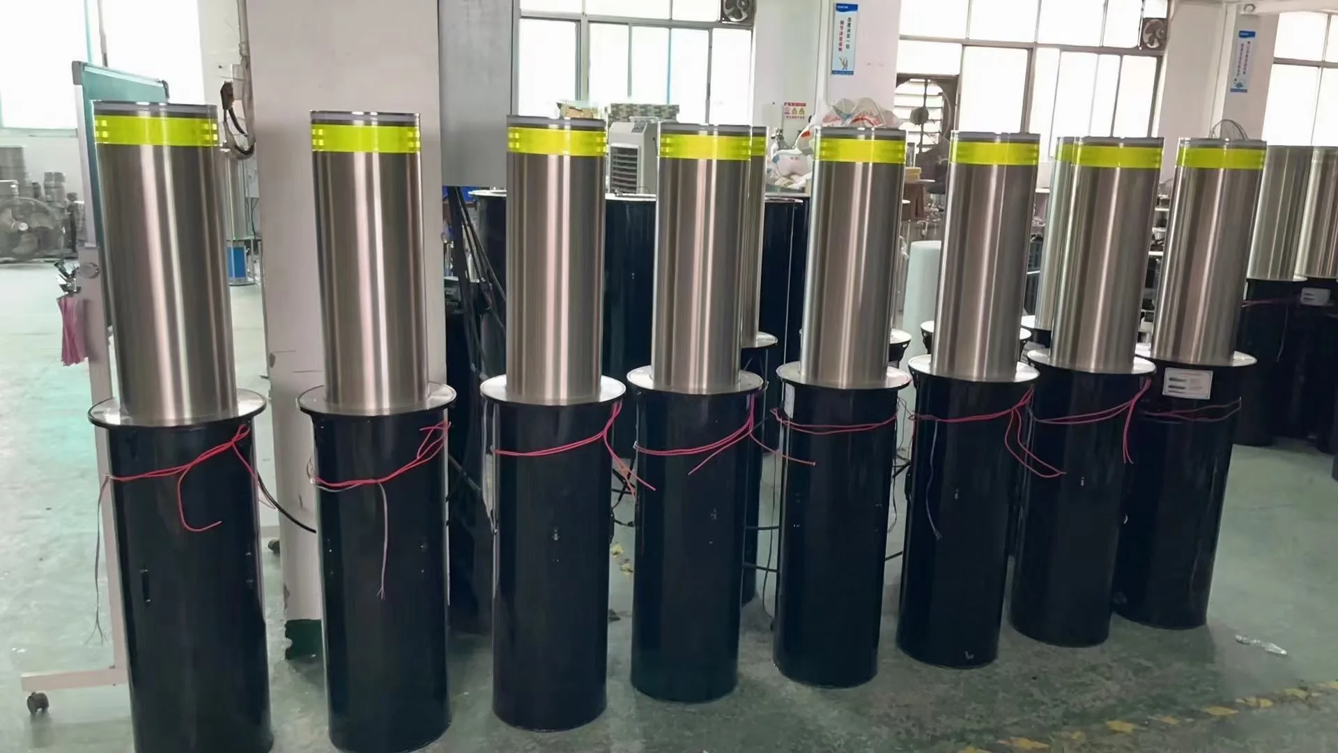 Traffic Equipment Road Safety Traffic Barrier Bollard Parking Barrier Columnar Roadblock Security Removable