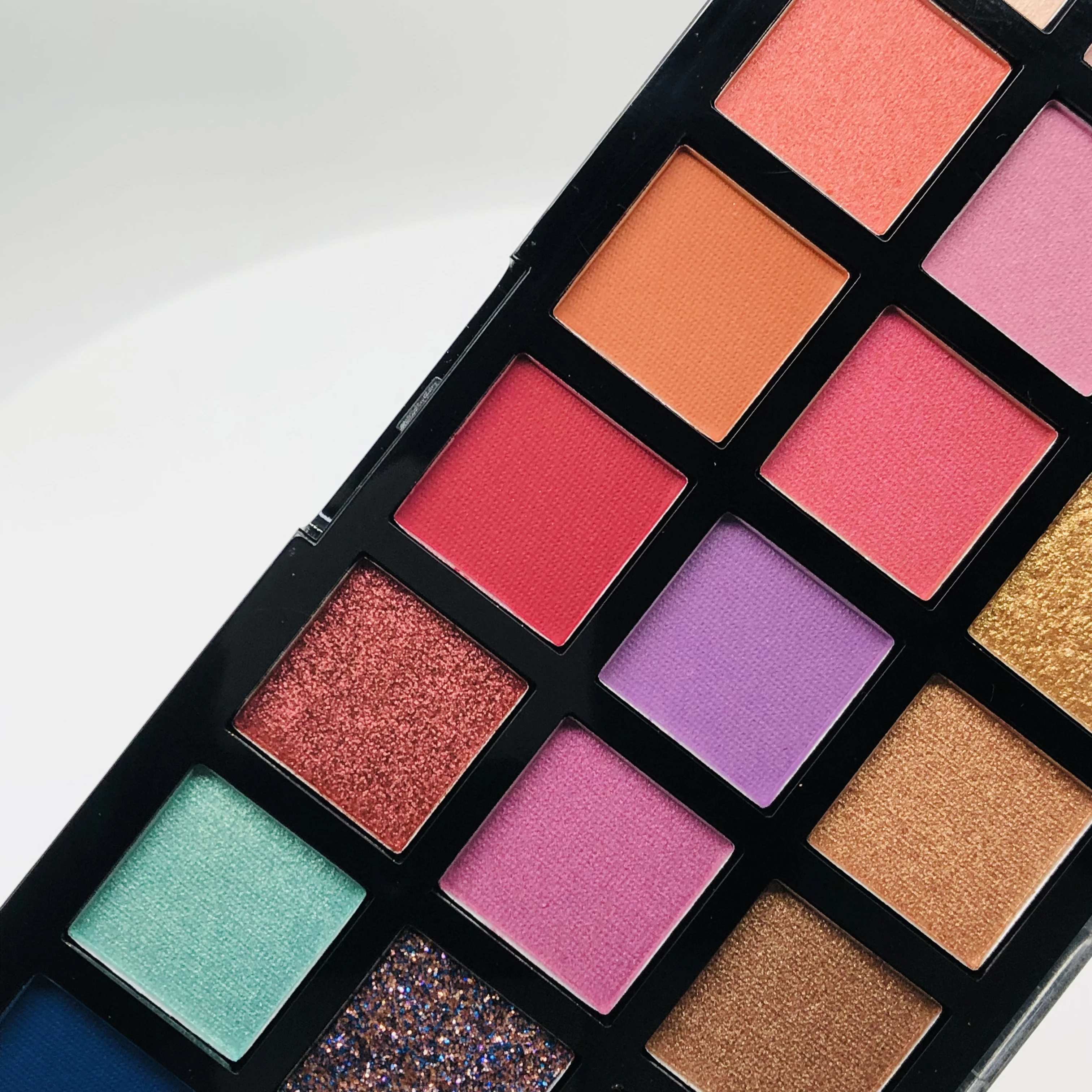 New High Quality Eyeshadow Palette Wholesale Private Label Cosmetics 21 Colors Glitter Eyeshadow