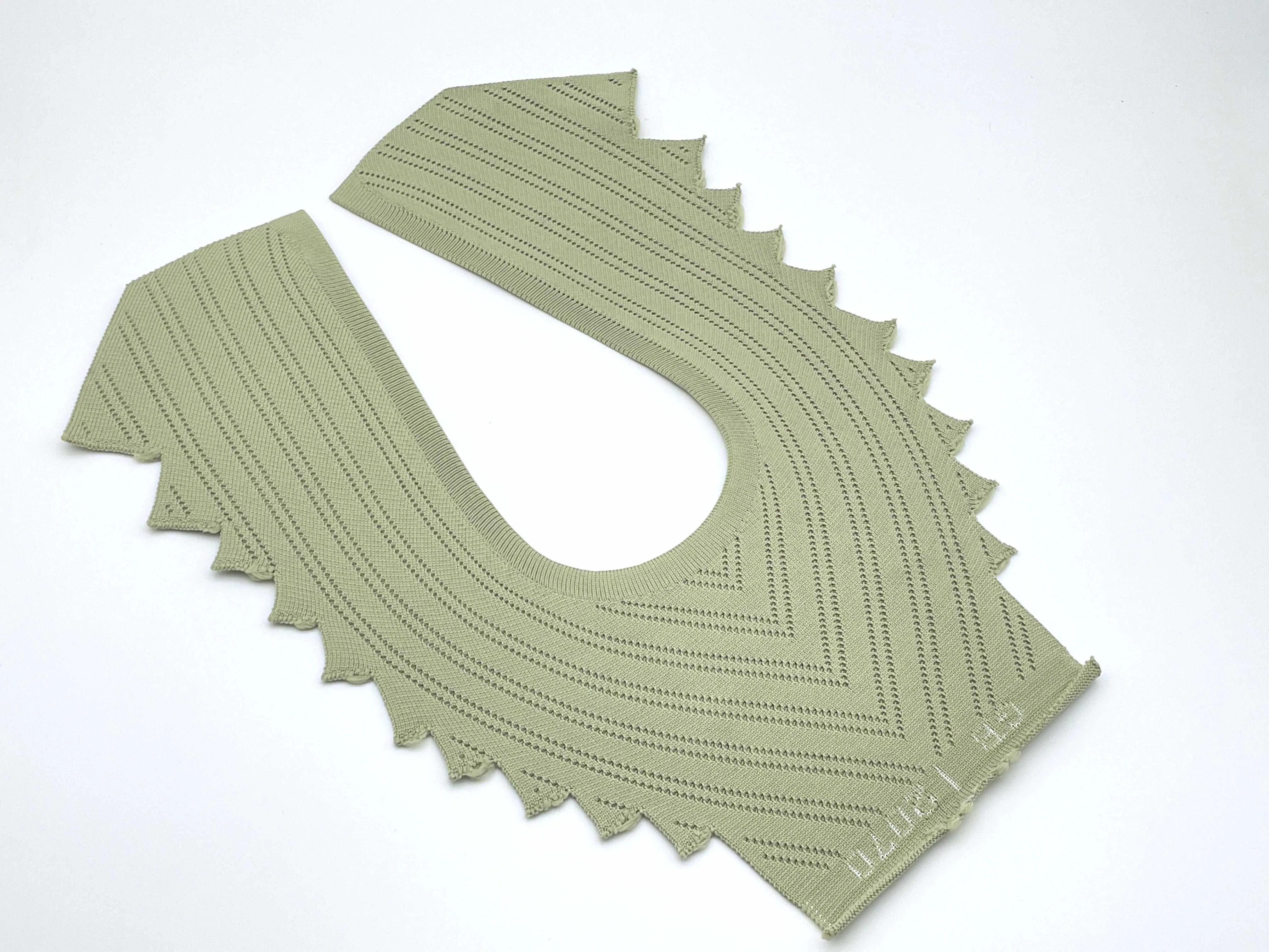 Develop and customize high-quality polyester knitted upper for flat shoes