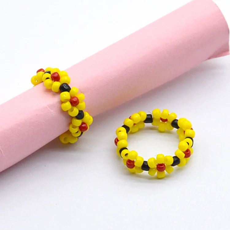 Amazon Hot Sale Summer Jewelry Trendy Boho Japan Miyuki Seed Beads Handmade Daisy Flower Stretch Adjustable Rings For Women