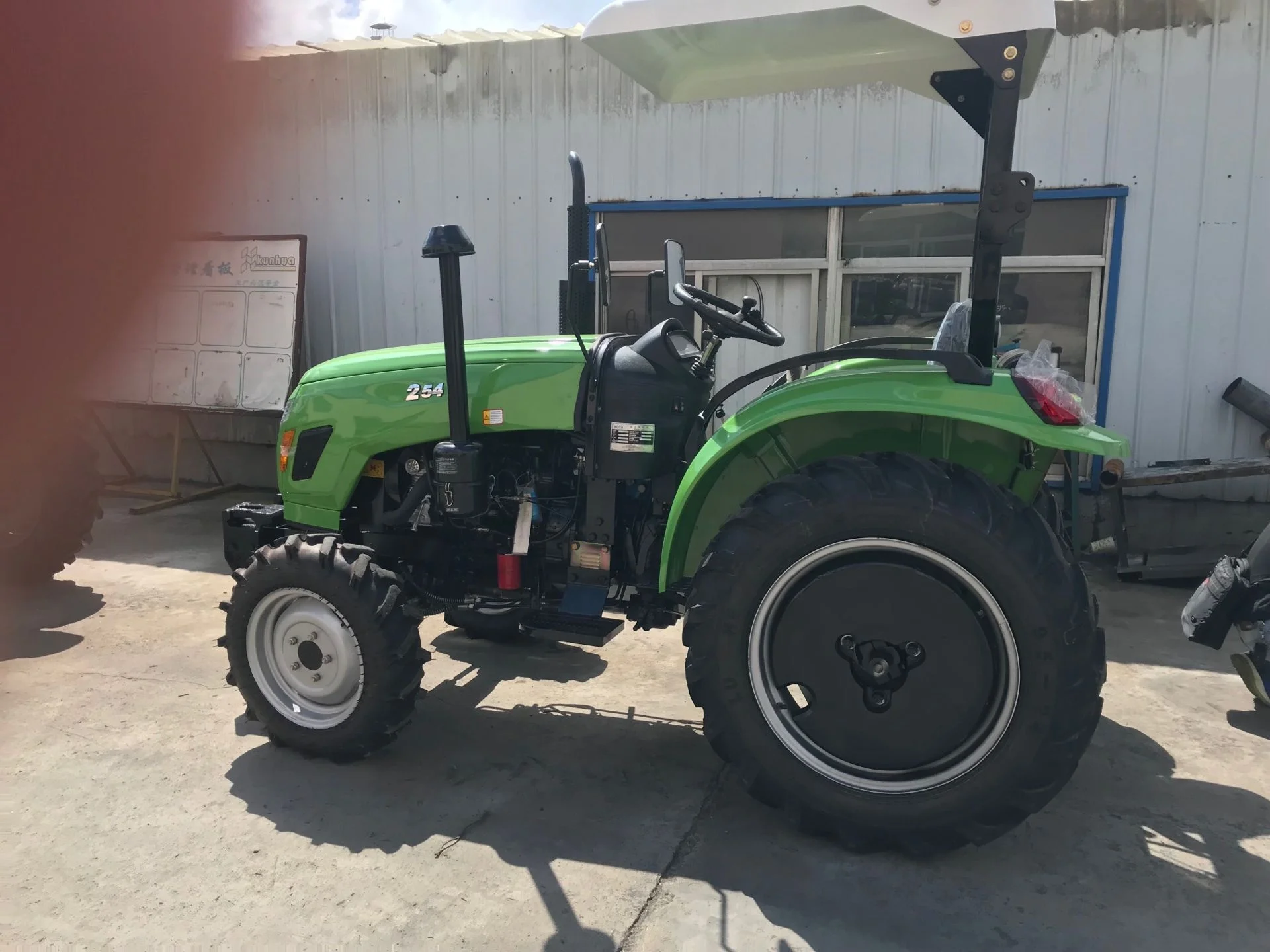 High quality agricultural crawler tractors 4 wheel farm tractor