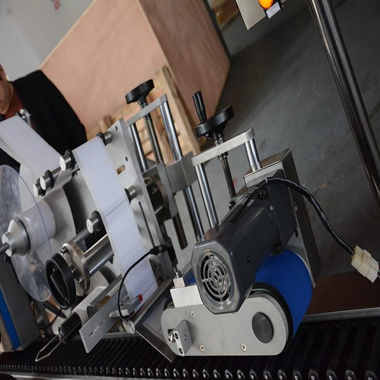 Automatic Horizontal Sticker Label Applicator Machine for Lip Balm, glue tube, pens, round bottle vials labeller