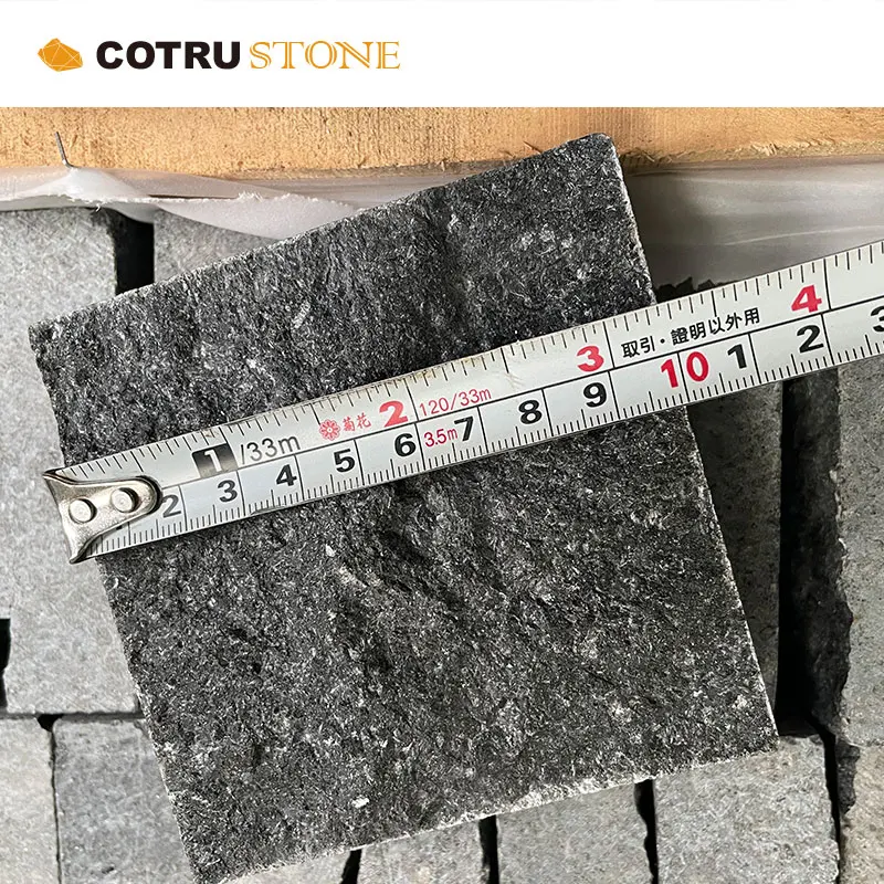 Customized China Black Basalt Outdoor Driveway Split Rock Face Natural Granite G684 Cobble Stone Floor Paving Tiles