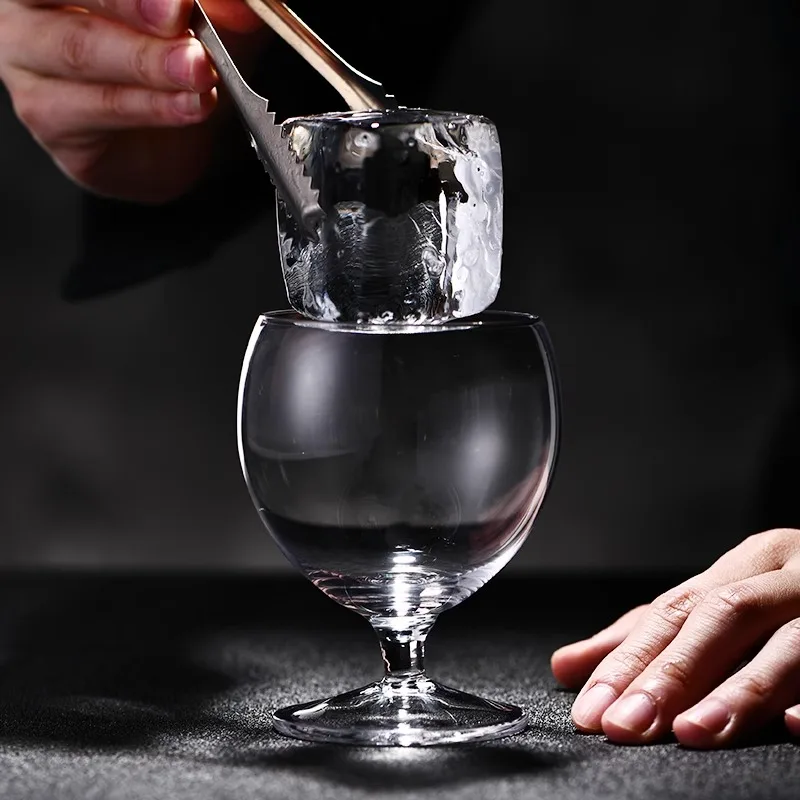 Wholesale crystal whisky glasses foreign wine glasses classical goblets ice hockey vodka brandy snifter glasses.