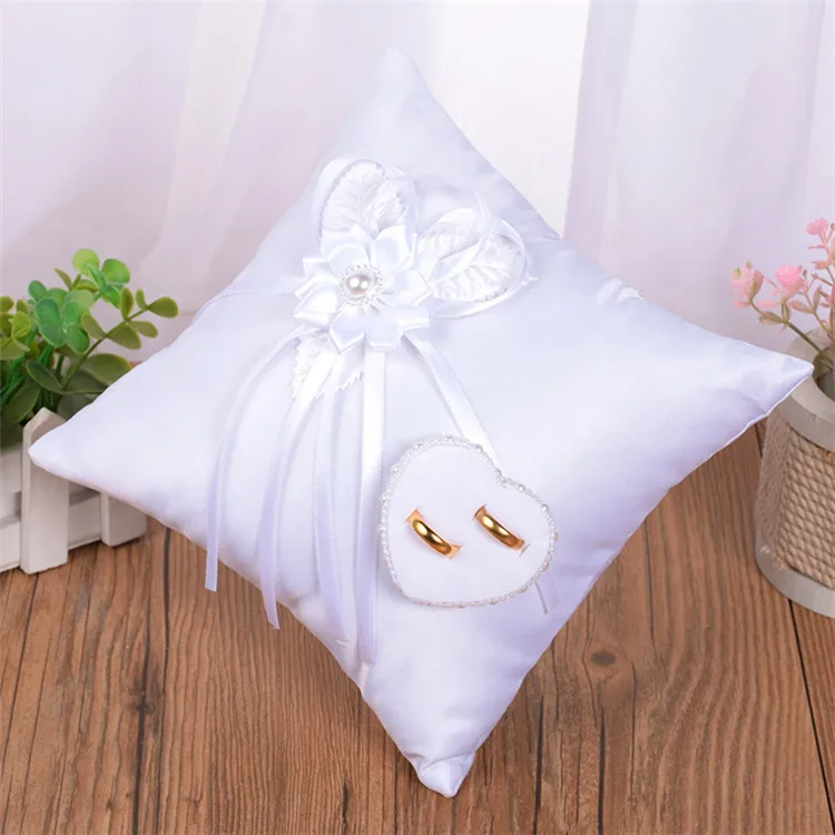 Western Style Ring Box Wedding Decoration Supplies White Camellia Heart Shaped Pearl Small Decore Mini Ring Pillow