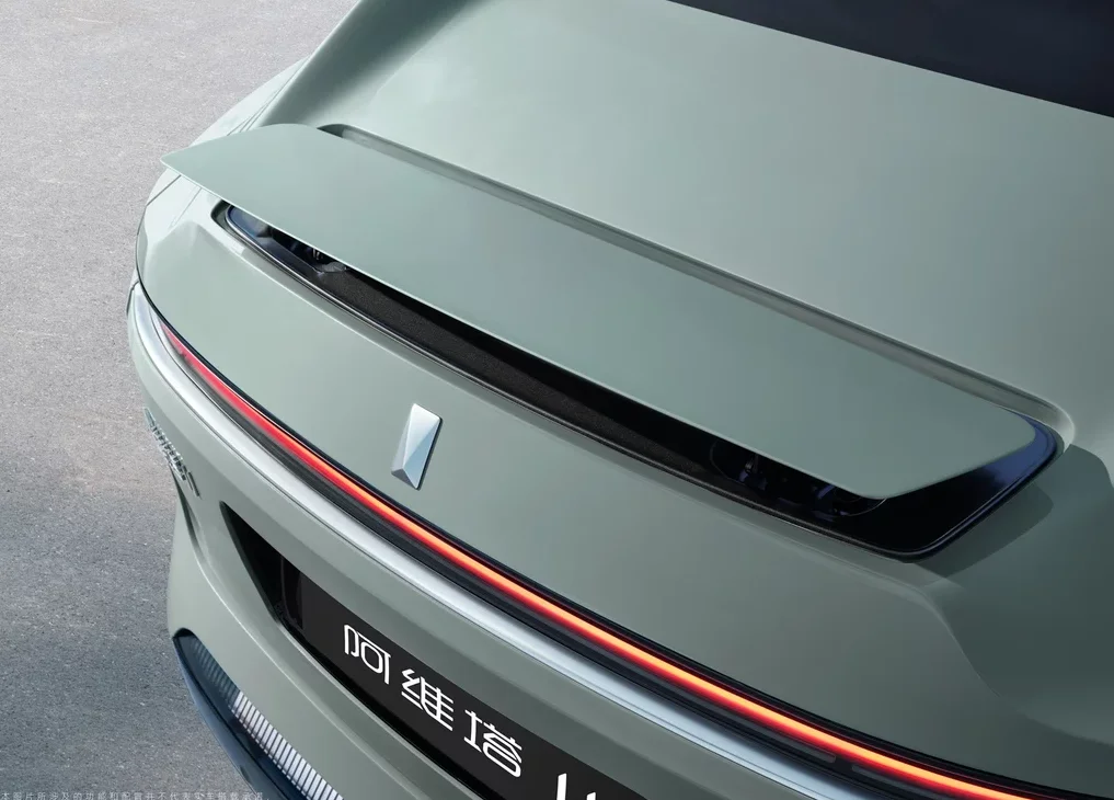 2023 в наличии Changan Huawei Avatr11 двойной мотор 4 колеса поддержка английской испанской системы 550 км двери сиденья используемые электрические