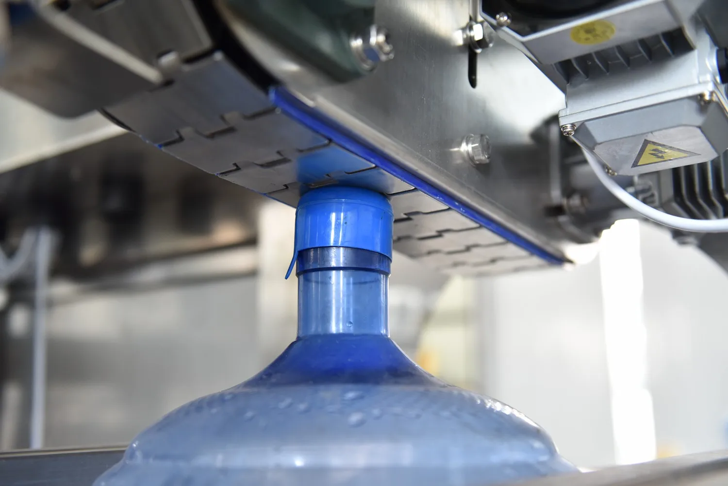 Automatic 20 Liter 3 4 5 Gallon Mineral Water Production Line Plant Price / 18.9L Bottle Barrel Filling Machine