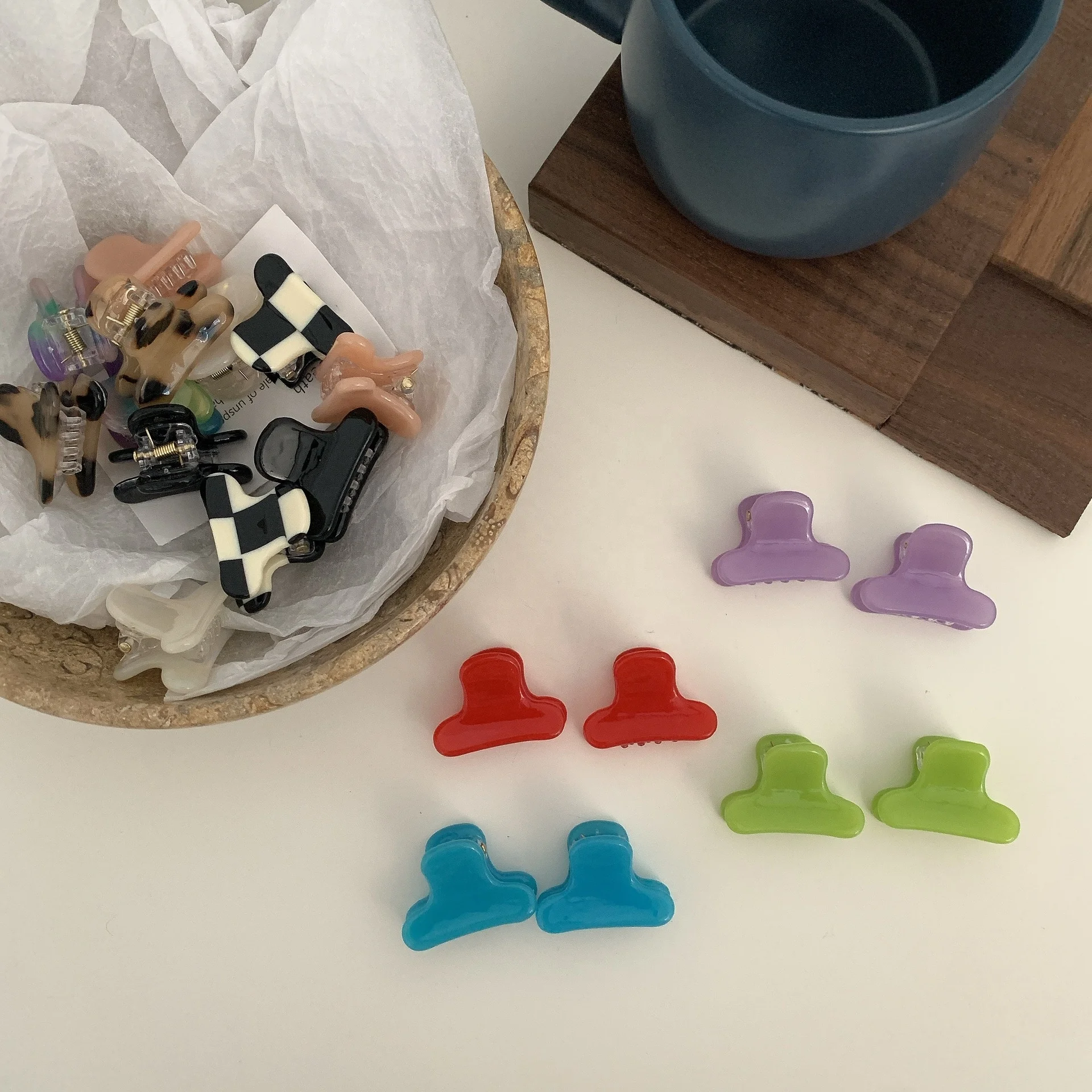 YIYI Wholesale cheap acetate candy color mini kids hair claws lovely stylish small baby hair clips for girls costom