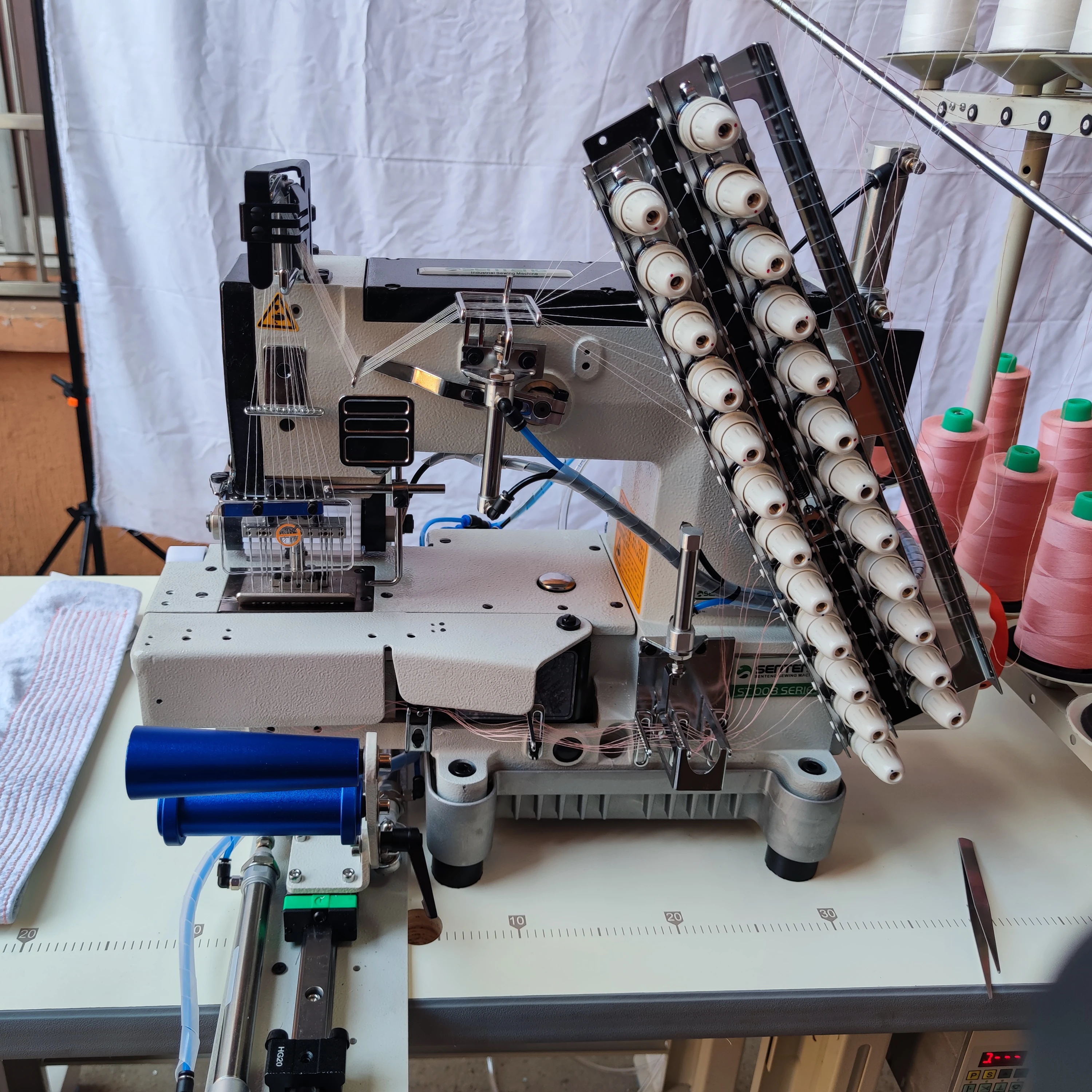 MOST POPULAR LINGRAI ST-008 Multi-Needle Sewing Machine Series Industrial 13 needle automatic thread cutting and automatic prop