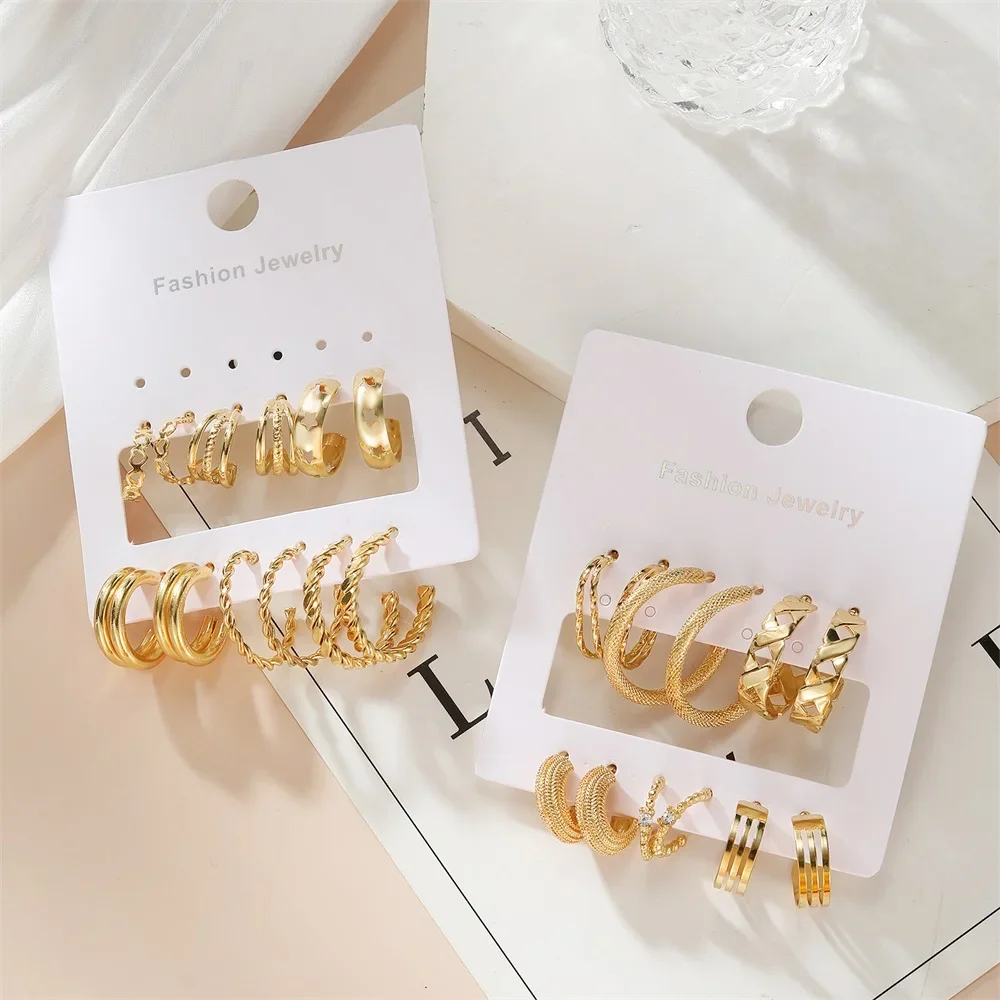 2024 New Gold Vintage Butterfly Pearl Hoop Earrings Set Metal Butterfly Dangle Earrings for Women Simple Trendy Party Jewelry