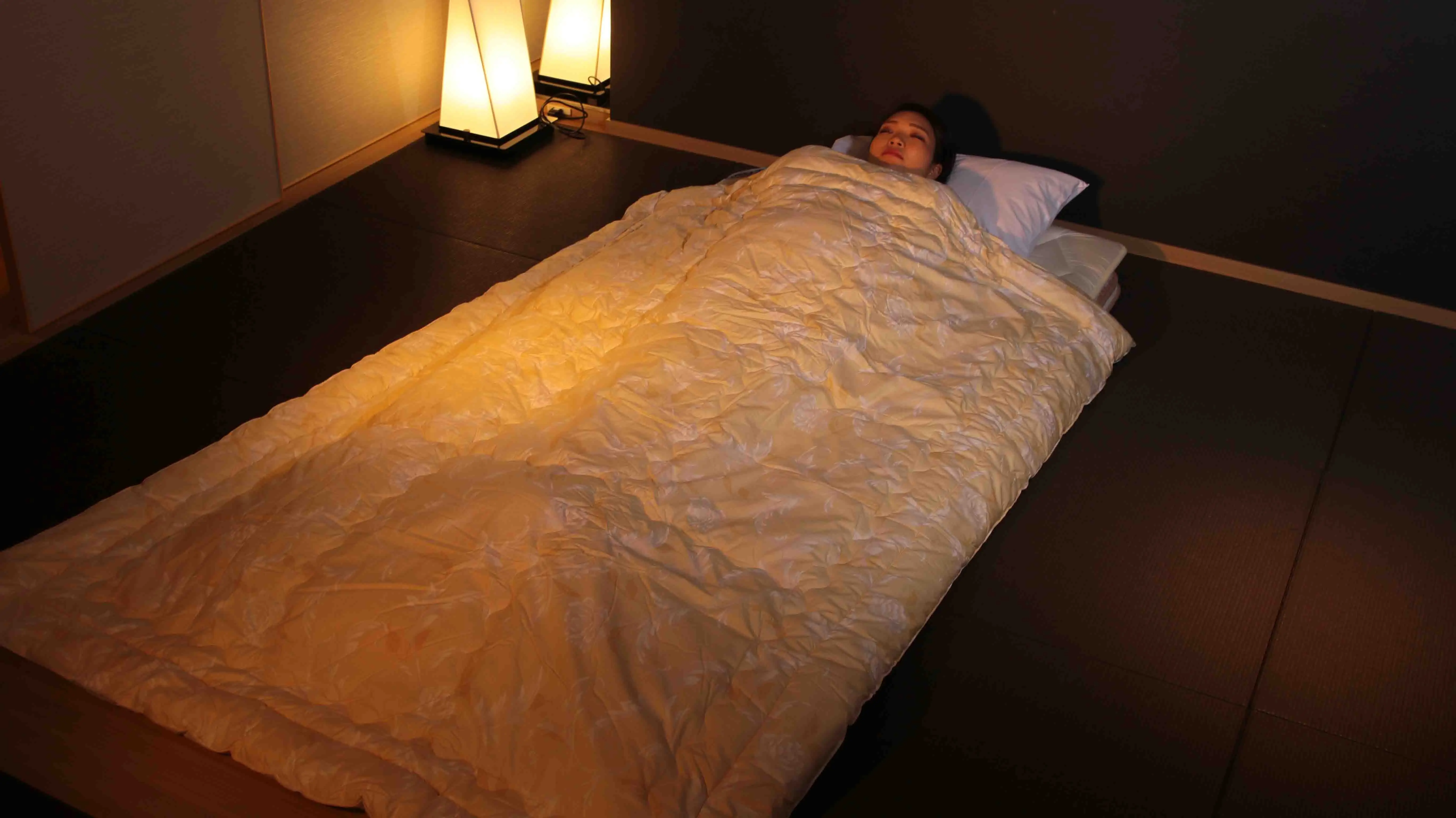 Дешевое мягкое теплое одеяло с сильным согревом
