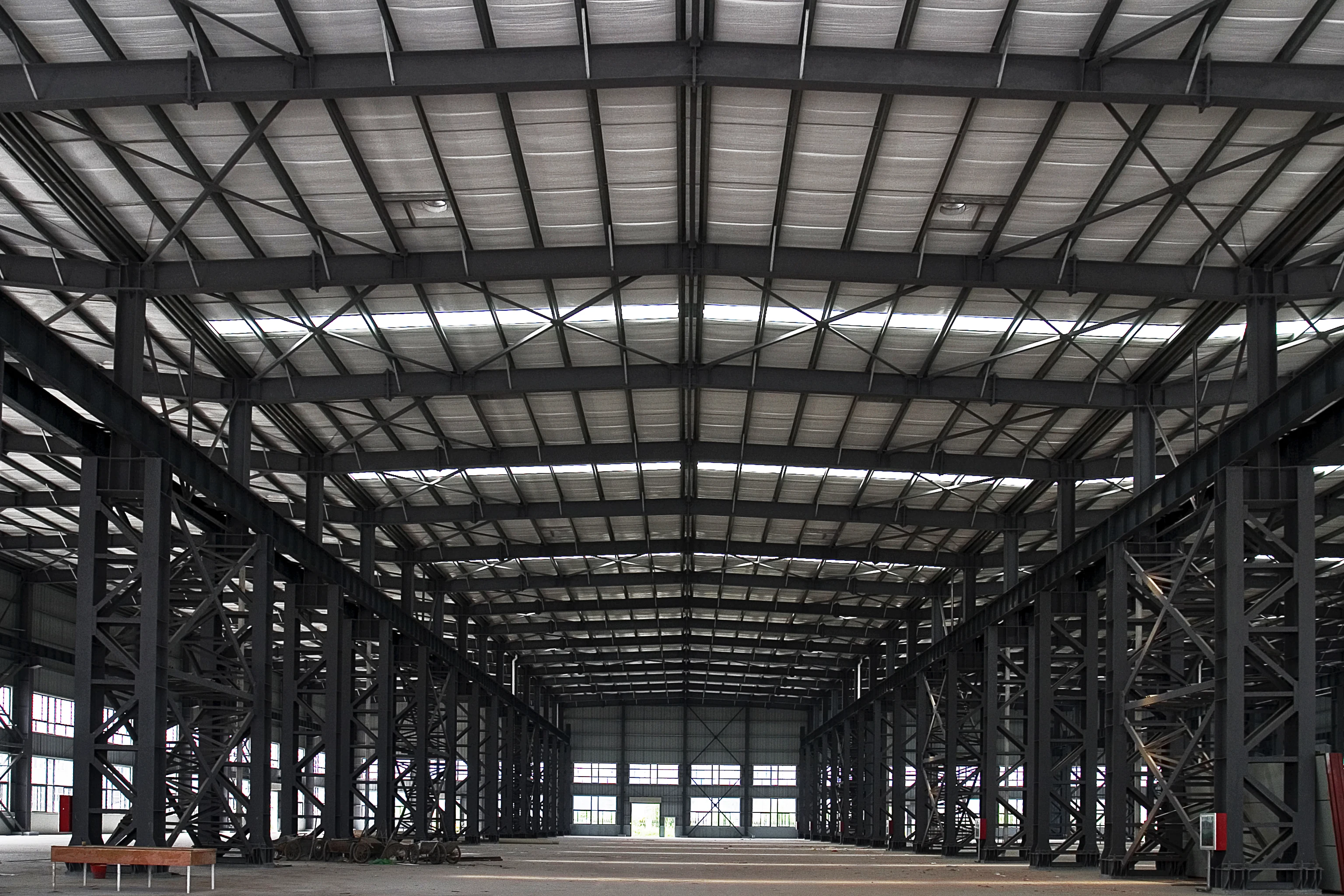 Large Span Color Steel Tile Steel Structure Warehouse Logistics Center Storage House from Qingdao China