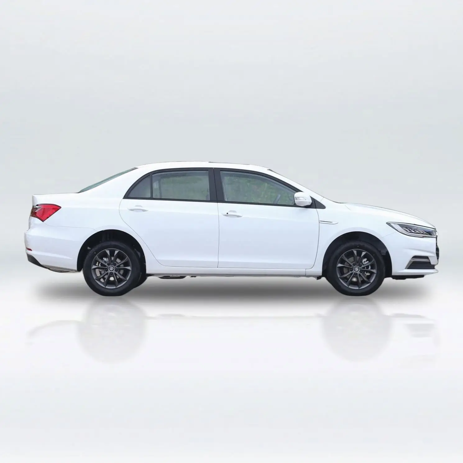 Лидер продаж дешевые электромобили Byd Han EV новые автомобили Юань авто цена на 610 км Tang Song