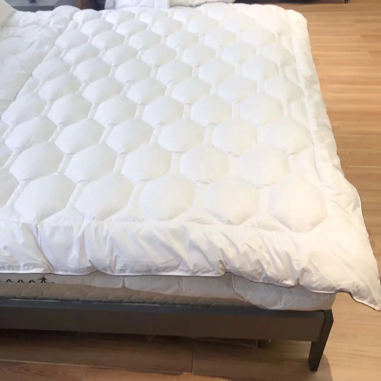 Graphene Quilt 200gsm Polyester Fiber Odor-resistant antibacterial breathable and moisture-absorbent Uv protection Comforter