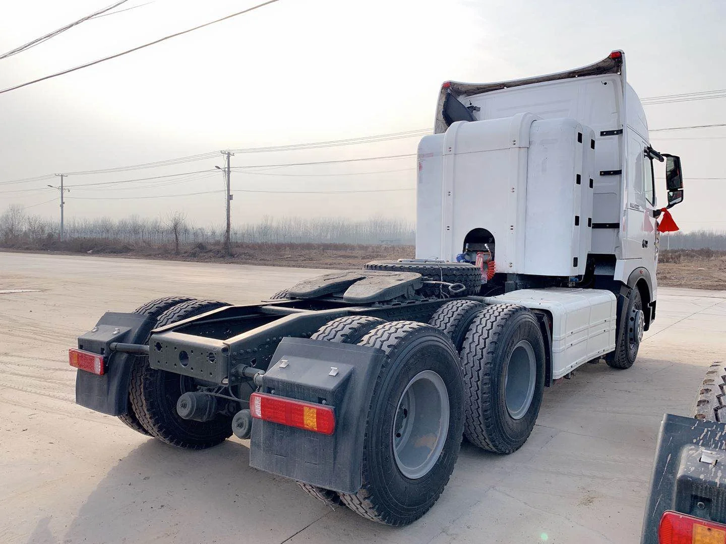 Буксировка с прицепом Sinotruk A7 международные тягачи Cng Shacman Nueva sitrak sinotruck