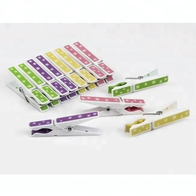 Manufacture big discount soft rubber clothes clips plastic clothes pegs for laundry