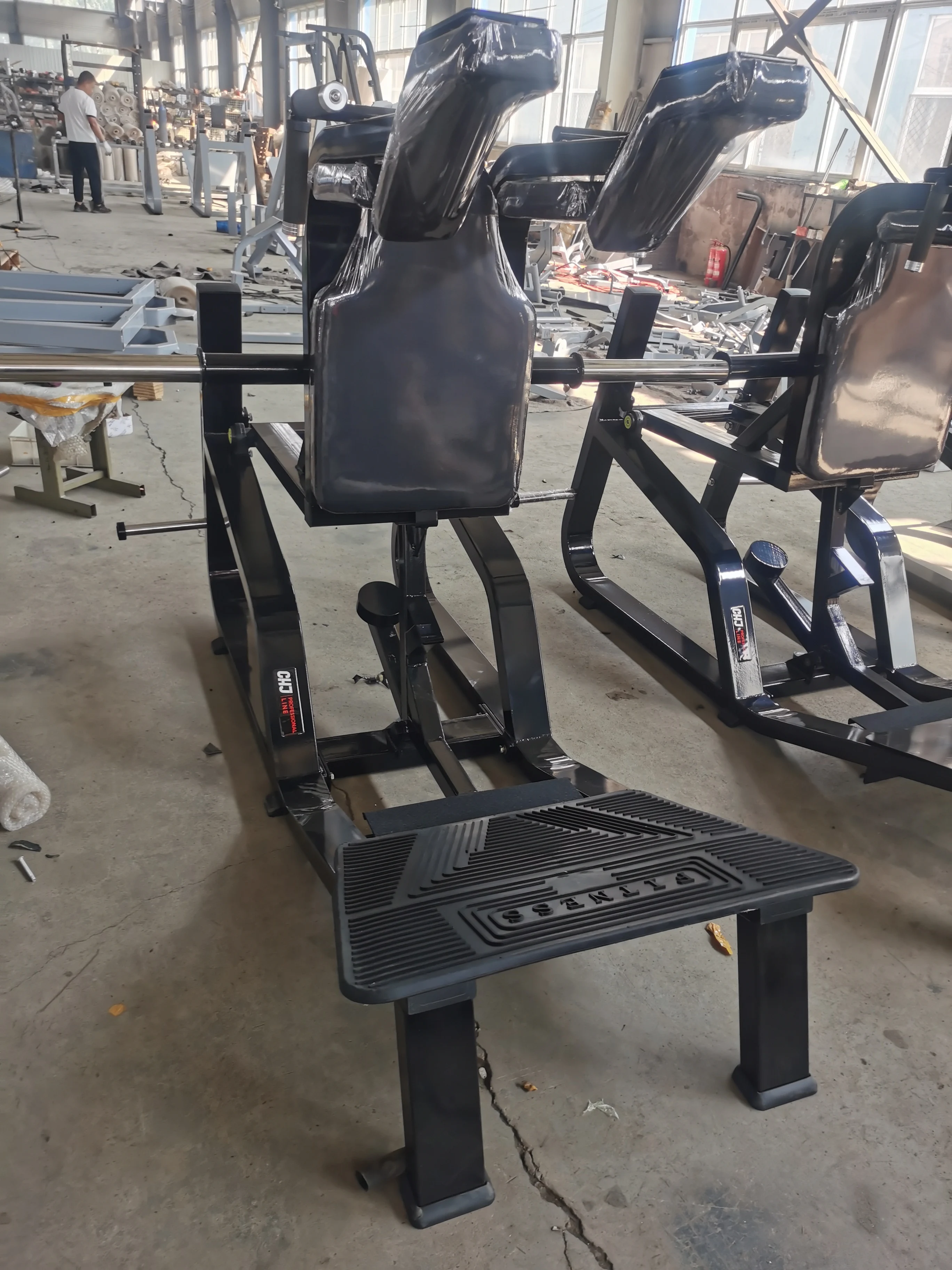 Chinese Super squat Land Fitness Commercial Gym Equipment Sports Strength Exercise Equipment Cheap