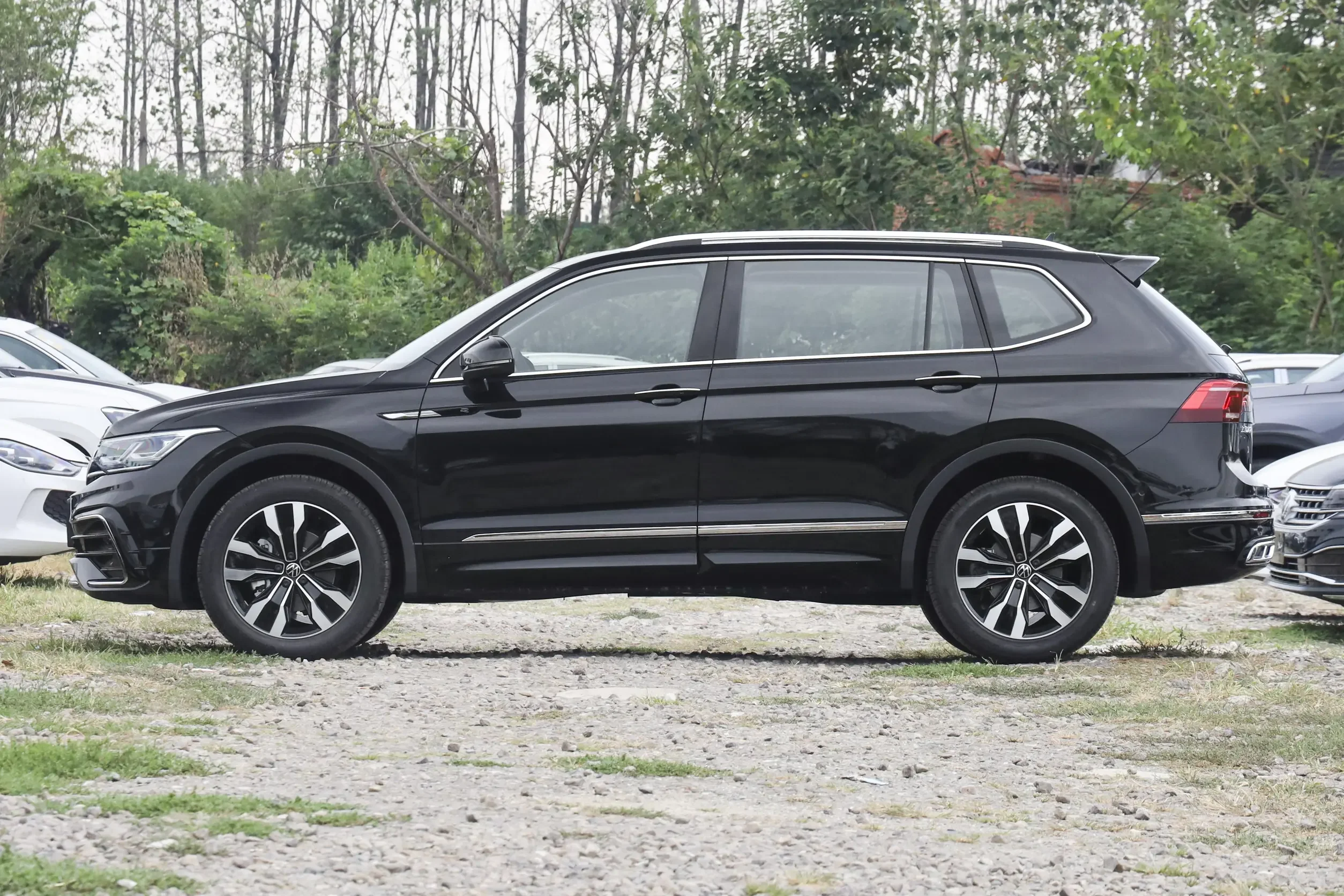 Новые автомобили V-olkswagen VW TIGUAN L SUV 2 0 T 4WD 7-местные Volks-wagen Tiguan 2023