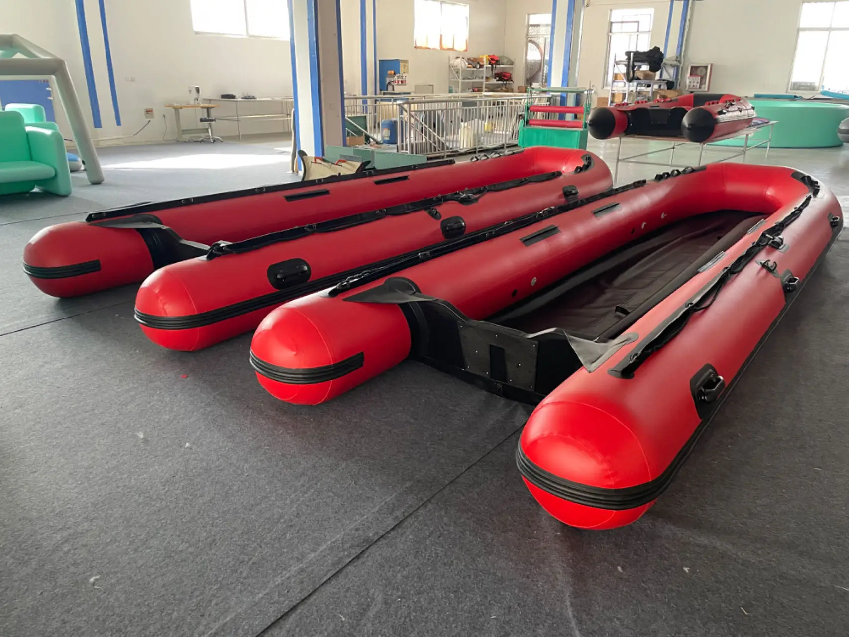 4.8mPVC Inflatable Rowing Boat for 6-8 Persons Outdoor Entertainment on Lake River and Offshore Folded fishing inflatable boat
