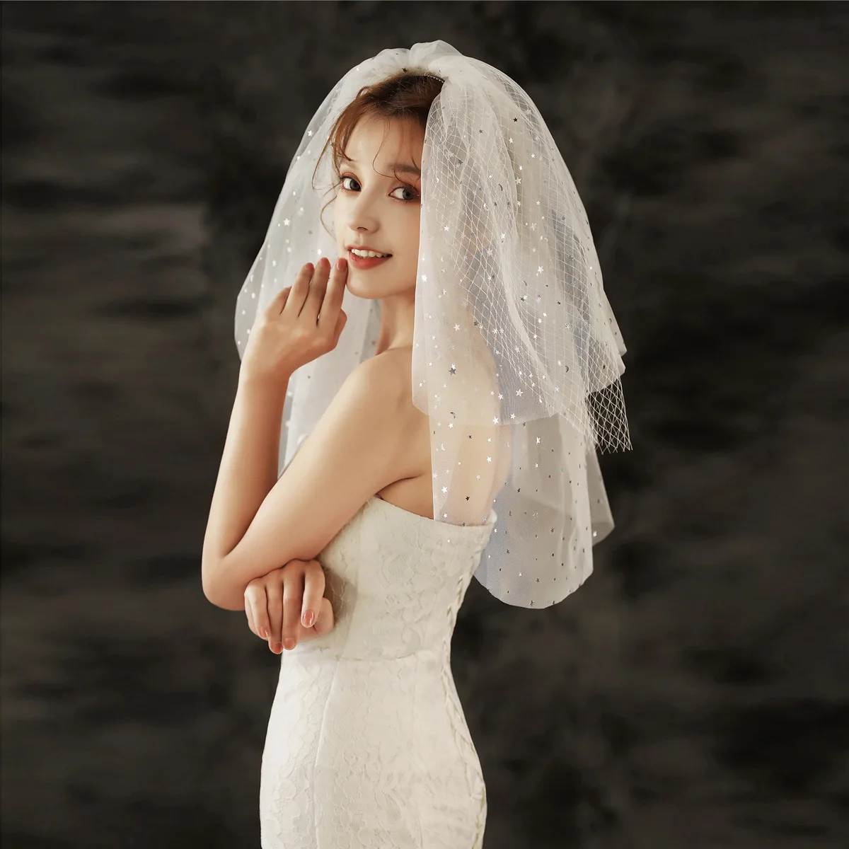 ROMANTIC New Glisten Short Length Lace Wedding Veils Bridal Veil with Comb