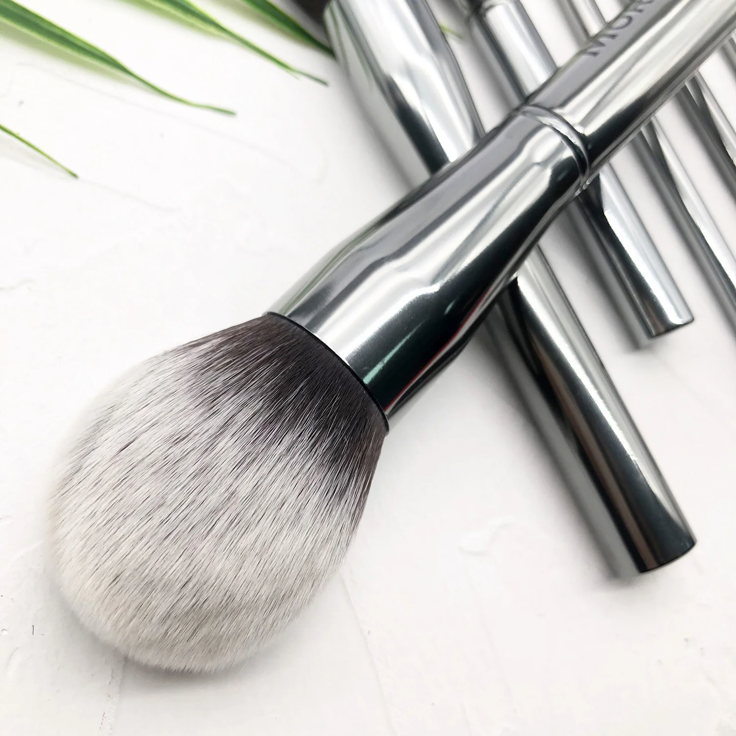 Best selling 9pcs slivery professional makeup brush full set of eyeshadow powder brush full coverage kabuki A022 YRX