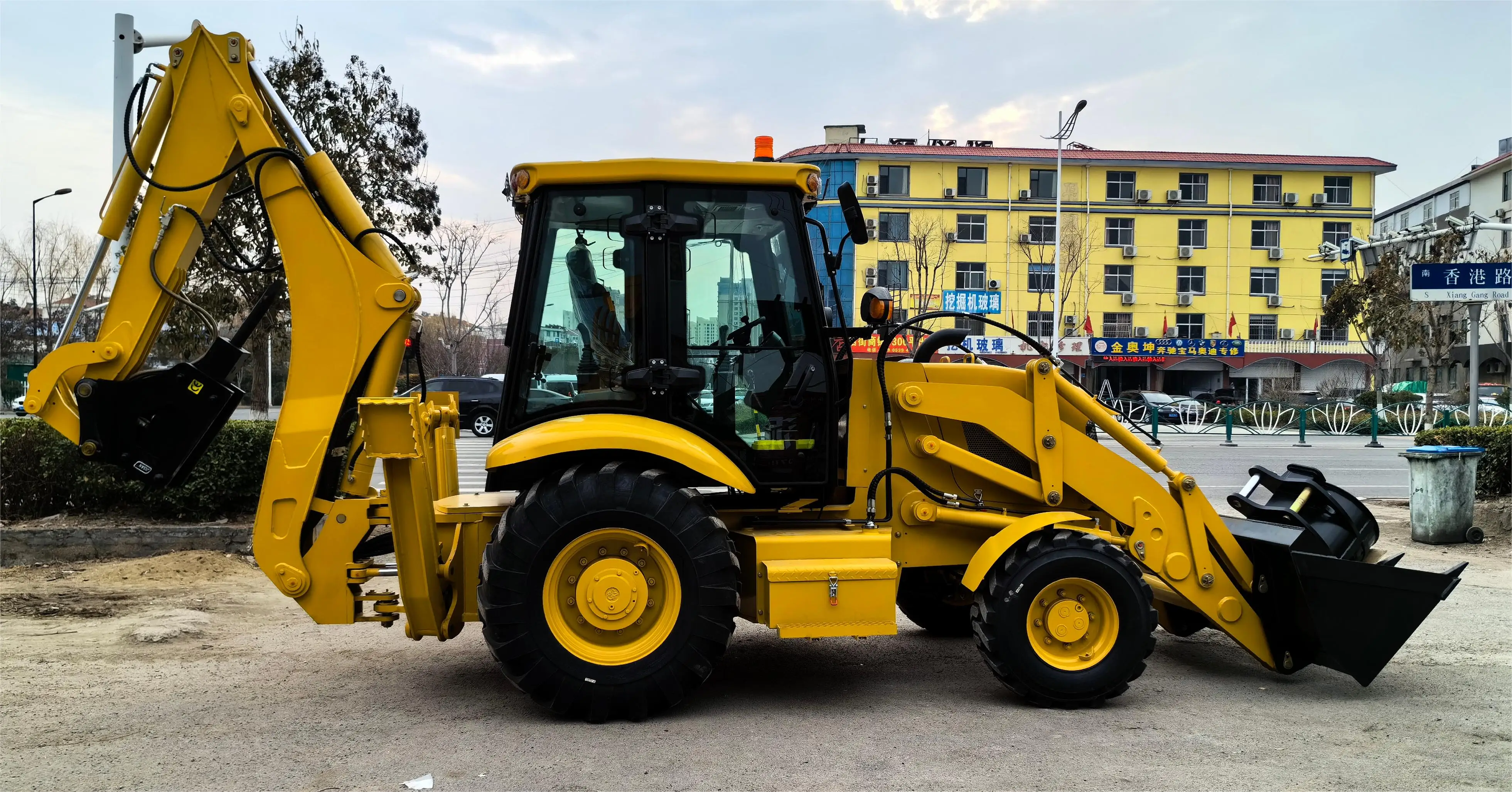 2024 New  Hot Sale Sturdy Mini Small Backhoe 4x4 Backhoe Loader Farm Use Backhoe  Loader Price