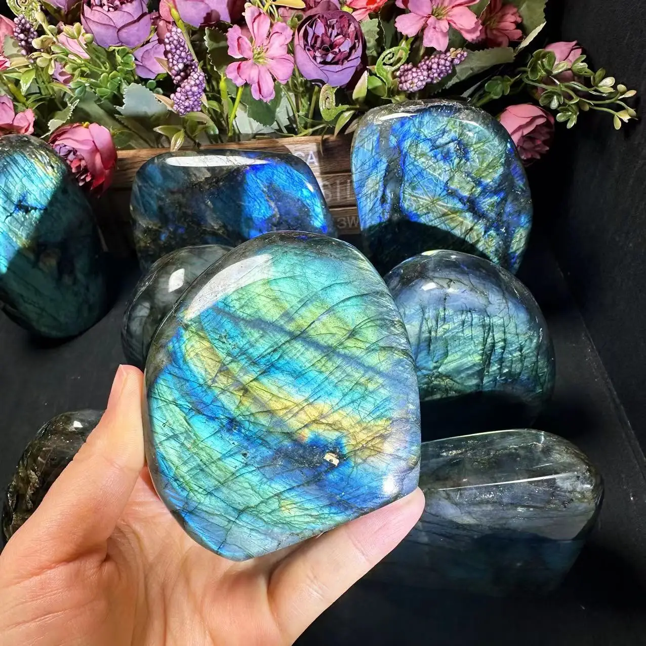 High Quality Natural Crystal Stone Craft Labradorite Free Form for Healing or Decoration.