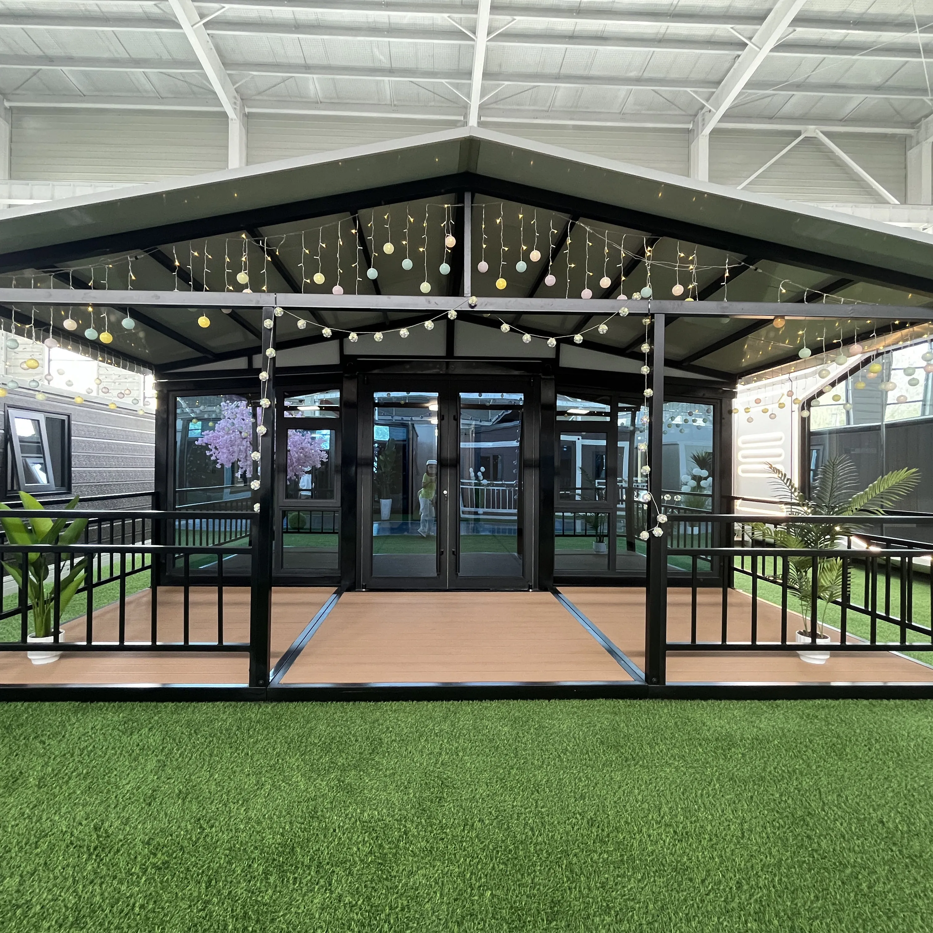 Modern Luxury 20ft 40ft Container Bar for Restaurant and Coffee Shop Prefab Steel Structure Shipping Cafe with 1 Year Warranty