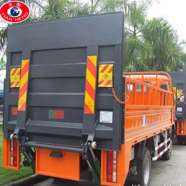 2 TON tail lift hydraulic tail lift installed on the rear of the truck