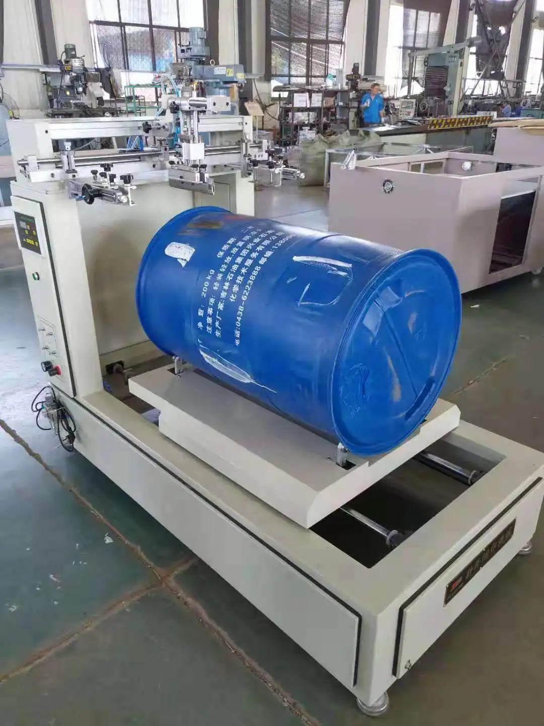 Curved surface silk screen printing machine for bottle