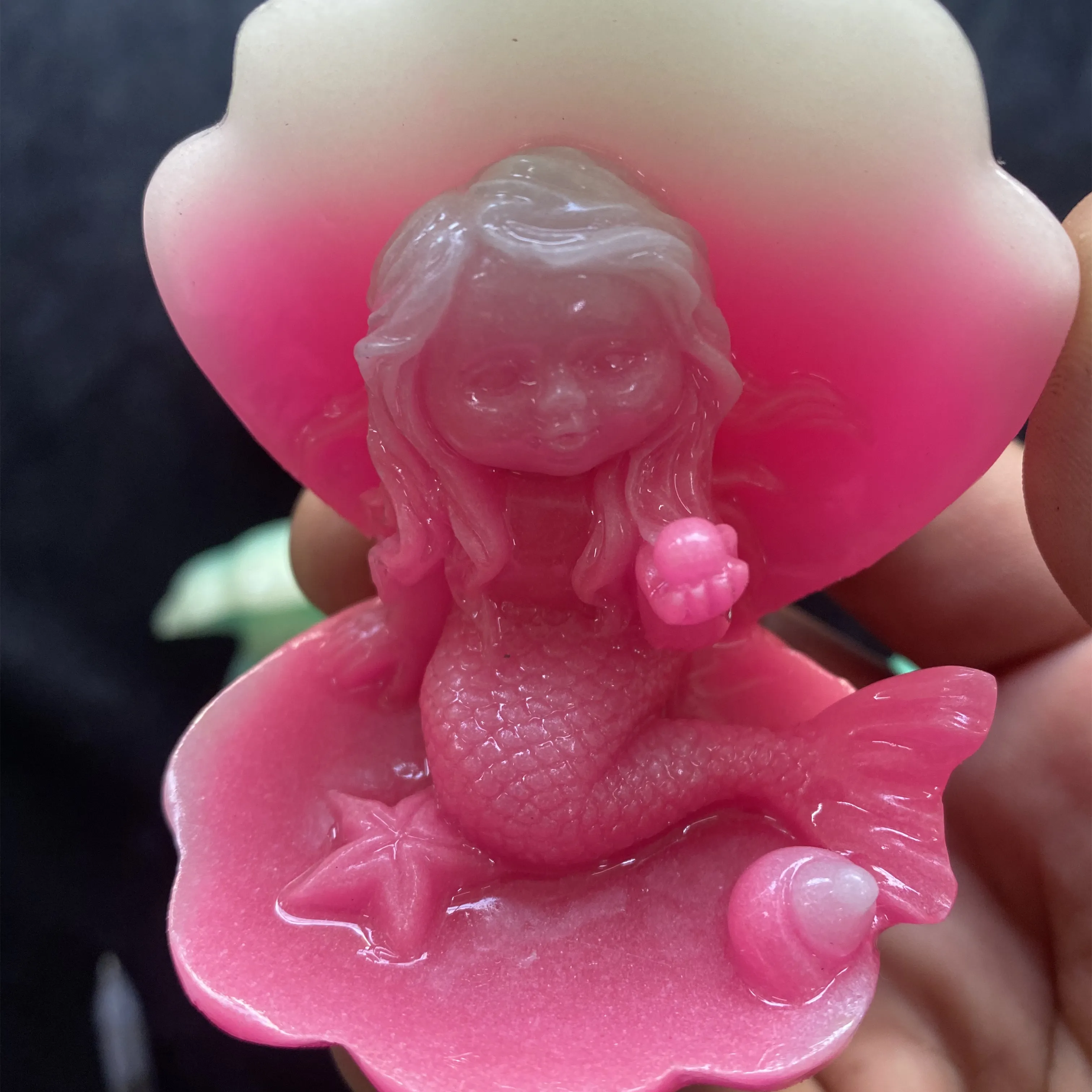 Wholesale and retail natural luminous stone shell mermaid crystal crafts ornaments