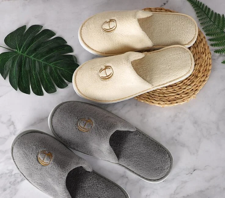 Trendy Hotel Supplies Hotel Comfortable Soft Slippers Customized Logo Bathroom SPA Hotel Disposable Slippers