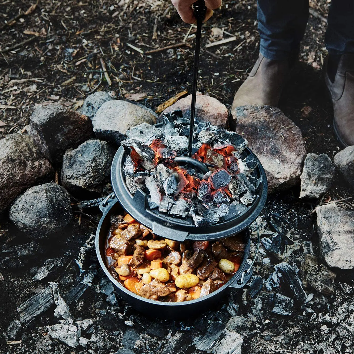 Cast Iron Camping Cookware Classic Round Shape Outdoor Dutch Oven Three Legs Cast Iron Ducth Oven