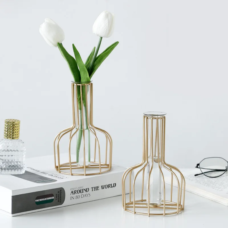 Hot Sale Wholesale Home Decor Gold Black Metal Frame Wrought Iron Flower Glass Vase Decoratieve Metal Wire Flower Vase