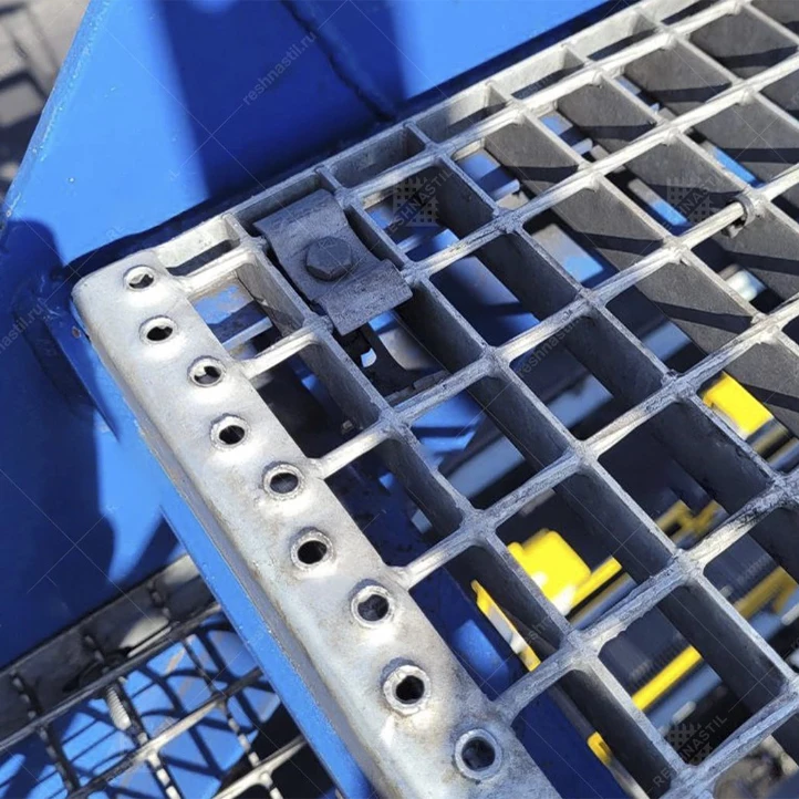 Hot seller prefabricated exterior non slip concrete Outdoor Q235 Safe Grating Tread Galvanized Metal Steel Steps Stairs Weight