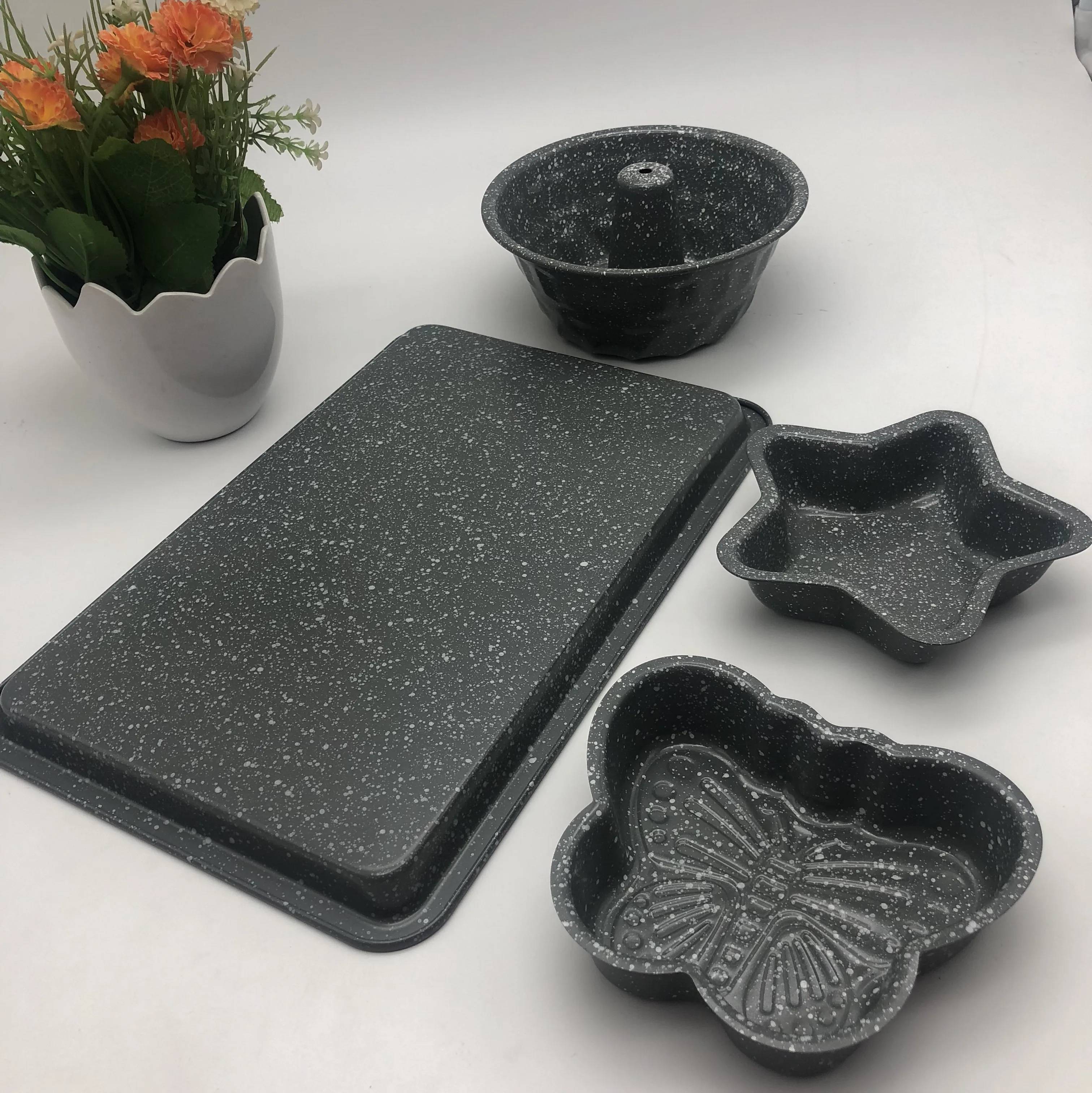 Nonstick Bakeware Set 4 Pieces Cake Mould Non Stick Carbon Steel Metal Bread Cookie Mold Baking Dishes Pans Tools Kit