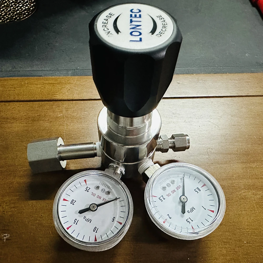 NFJM Dual-stage pressure regulator N2 inlet pressure 0-3000psi outlet pressure 0-120psi With cylinder connector