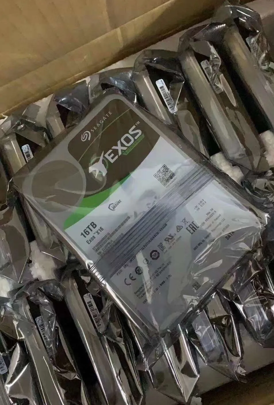 ST18000NM000J Seagate 18 ТБ Exos X18 7200 об/мин SATA 6 ГБ/сек. 256 Мб кэш-память 3 5-дюйма предприятие с жестким диском