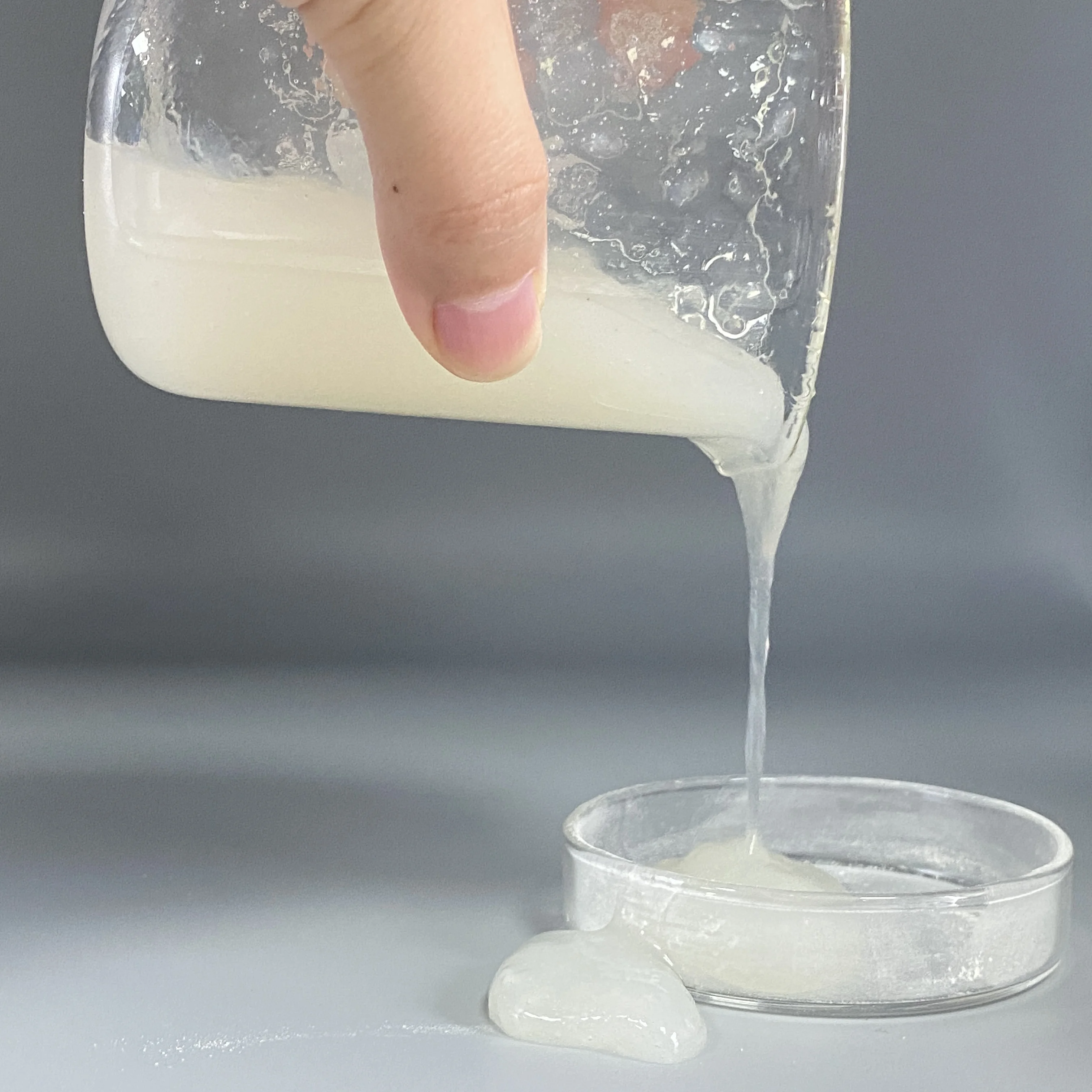 China Xanthan Gum Light yellow gum powder Thickener Food Grade and Industrial Grade Cosmetic Grade Xanthan Gum Powder