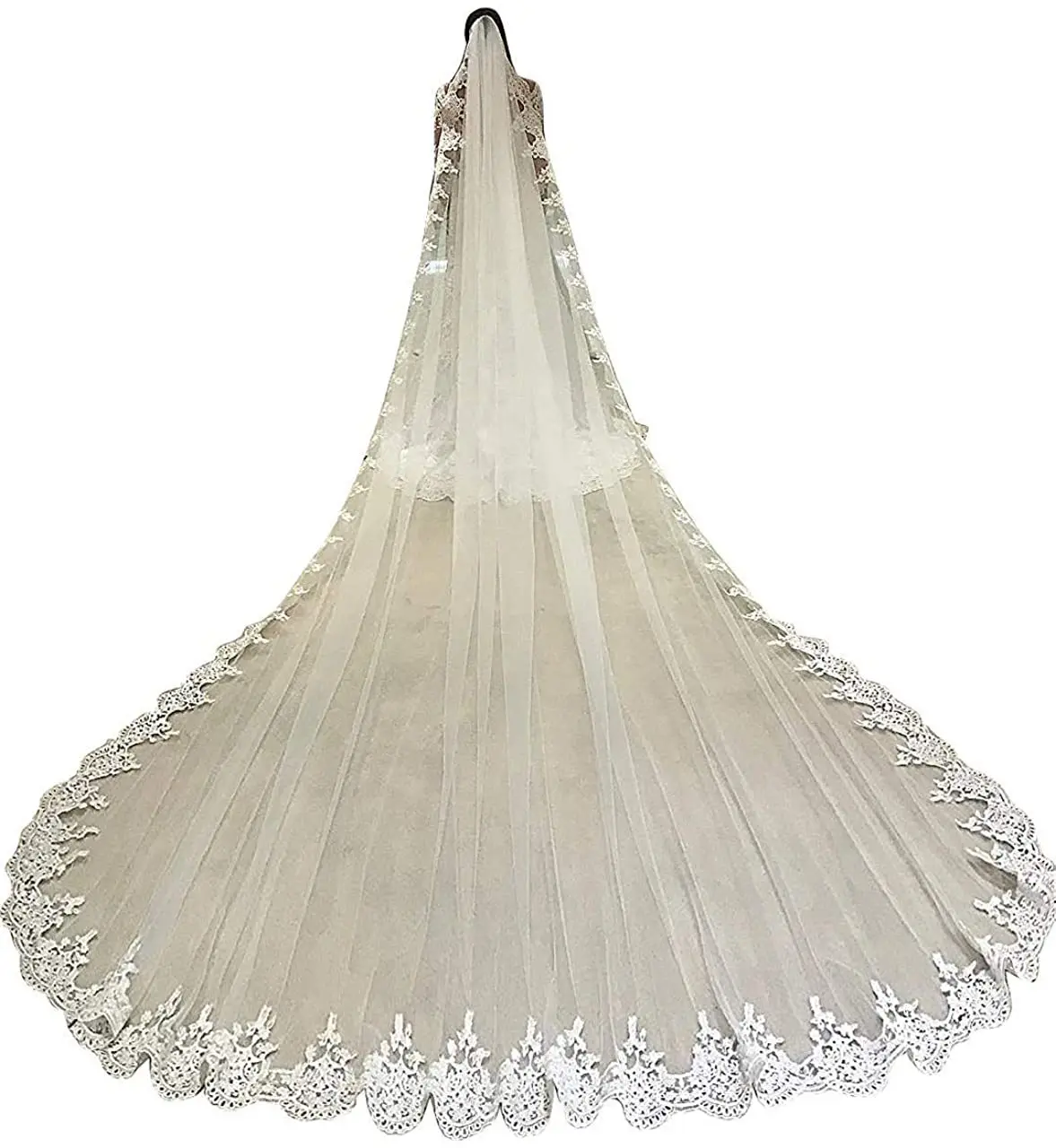 2024 Vintage 3M 4m 5M Meters Long Cathedral Wedding Veils One Layer Hair Accessories Lace Appliques Veil With Comb