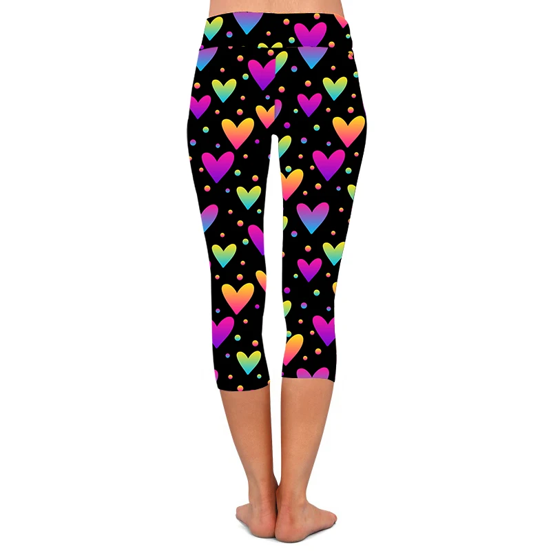 China Factory Wholesale Women Colorful Heart Printed Capri Leggings Buttery Soft Peach Skin Capri Leggings For Women