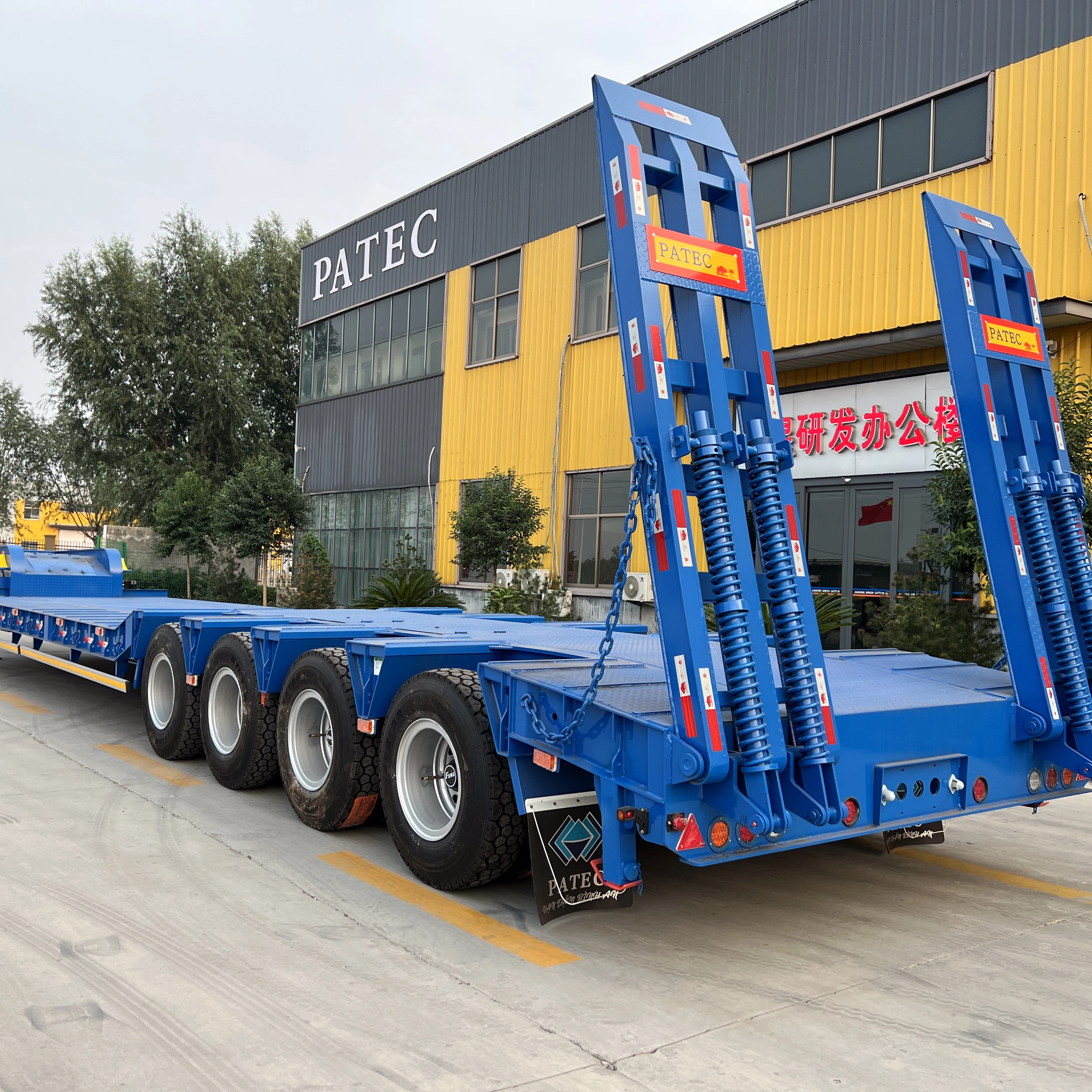 Hydraulic Extendable 80 Tons 4Axles Low Loader Heavy Duty Excavator Transport Step Drop Deck Lowboy
