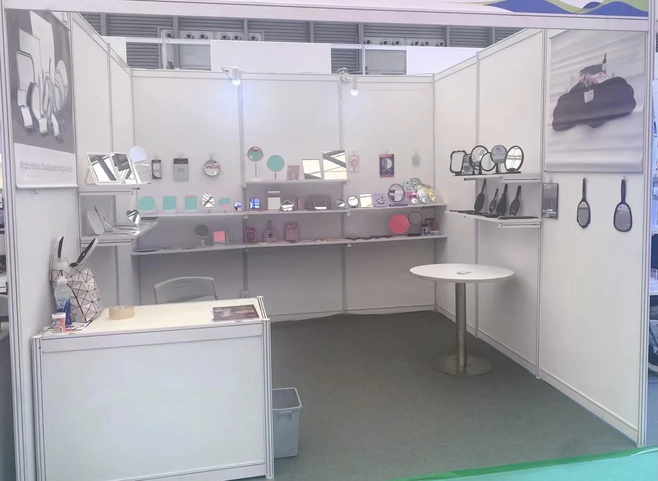 Custom mirror gift any color any shape mini compact mirror diy logo square round shape pu metal plastic small makeup mirror