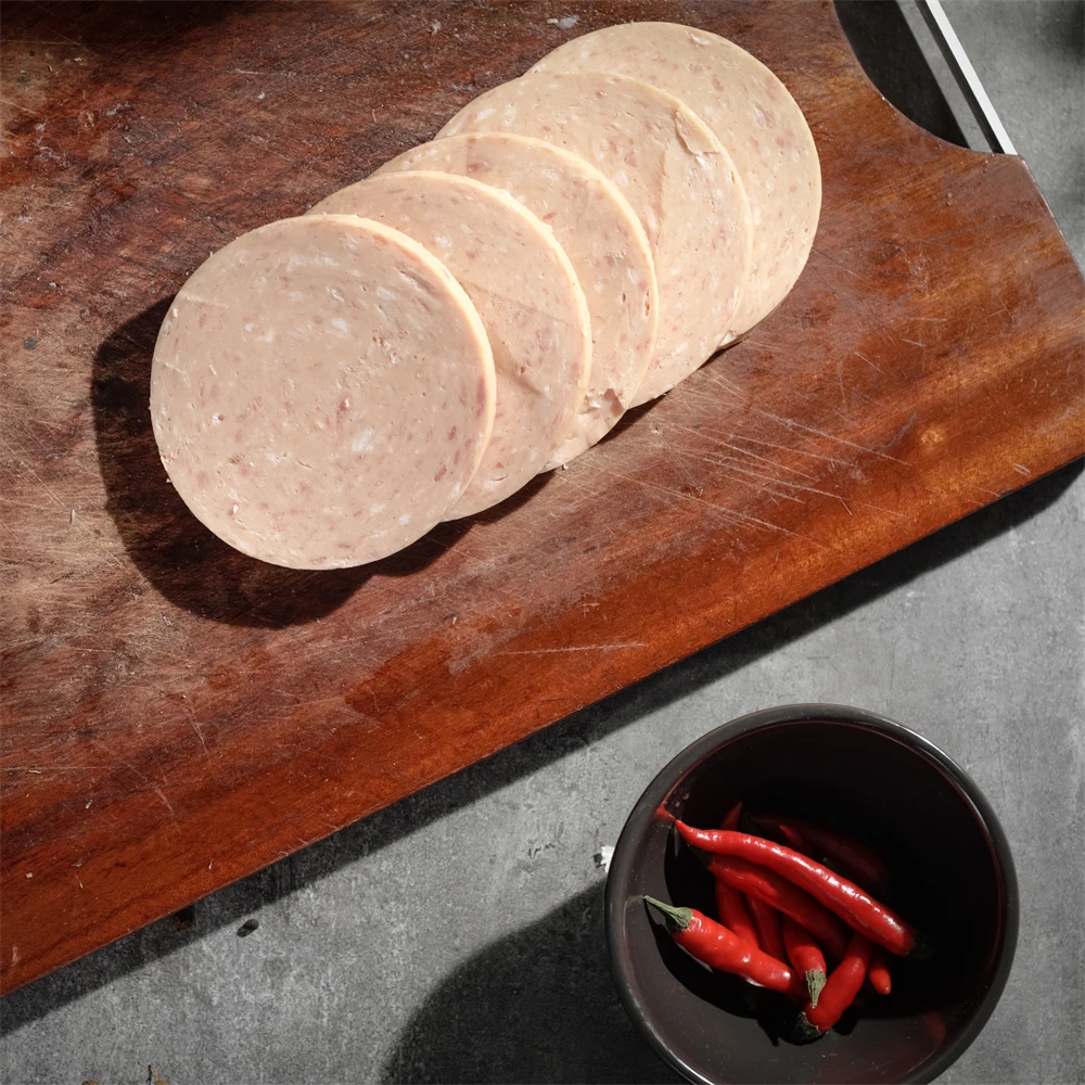 wholesale custom order High quality canned pork luncheon meat food in can canned 397g