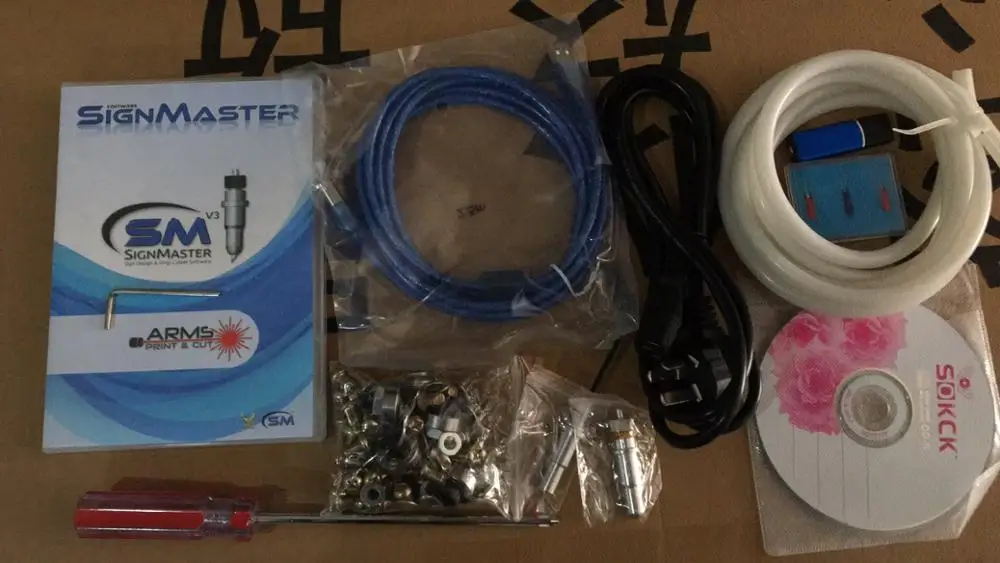 cheap  laser cutting machine cutting logo shapes for roll material