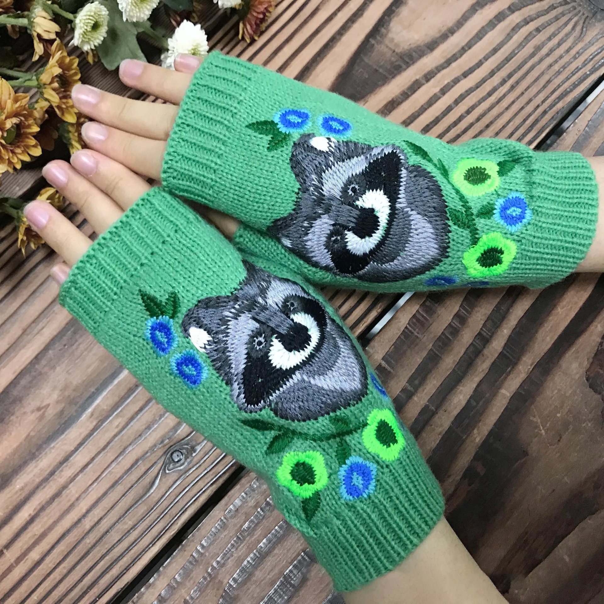 Hotsale Cross Border Autumn And Winter Long Warm Adult Women Knitted Koala Embroidered Wool Mitten Female