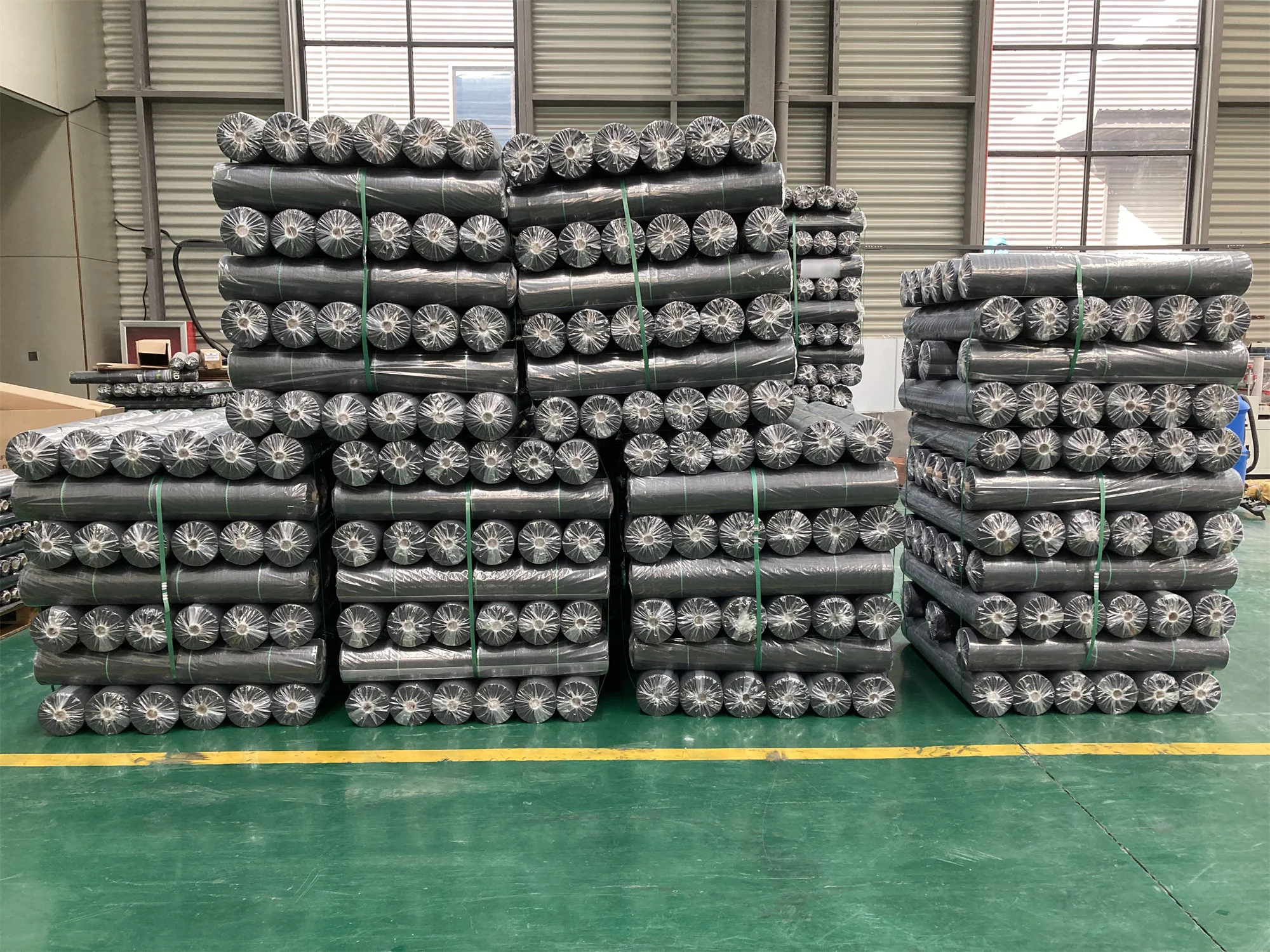 Agricultural Weed Barrier Mat Landscape Fabric Garden Fabric Ground Cover Weed Control Mat Outdoor Weed Mat Garden Lawn Fabric