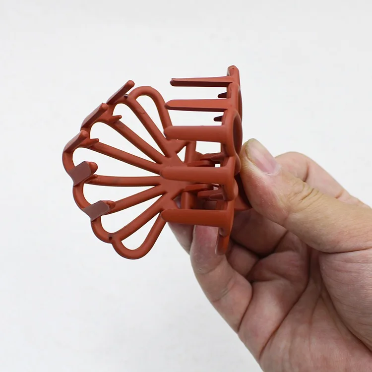 YT Hot Sale Elegant Candy Color Claw Clamp for Women Thick Hair Small Plastic Matte Shell Shape Cute Hair Claw Clips for Women