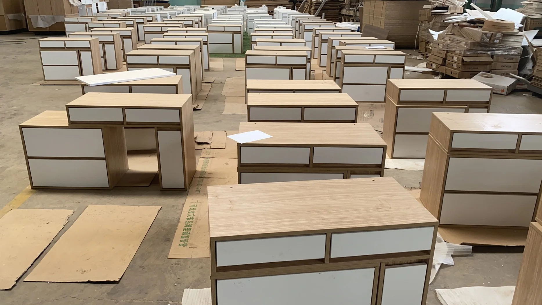 2024 hot selling factory producing computer desk with cabinet with best quality